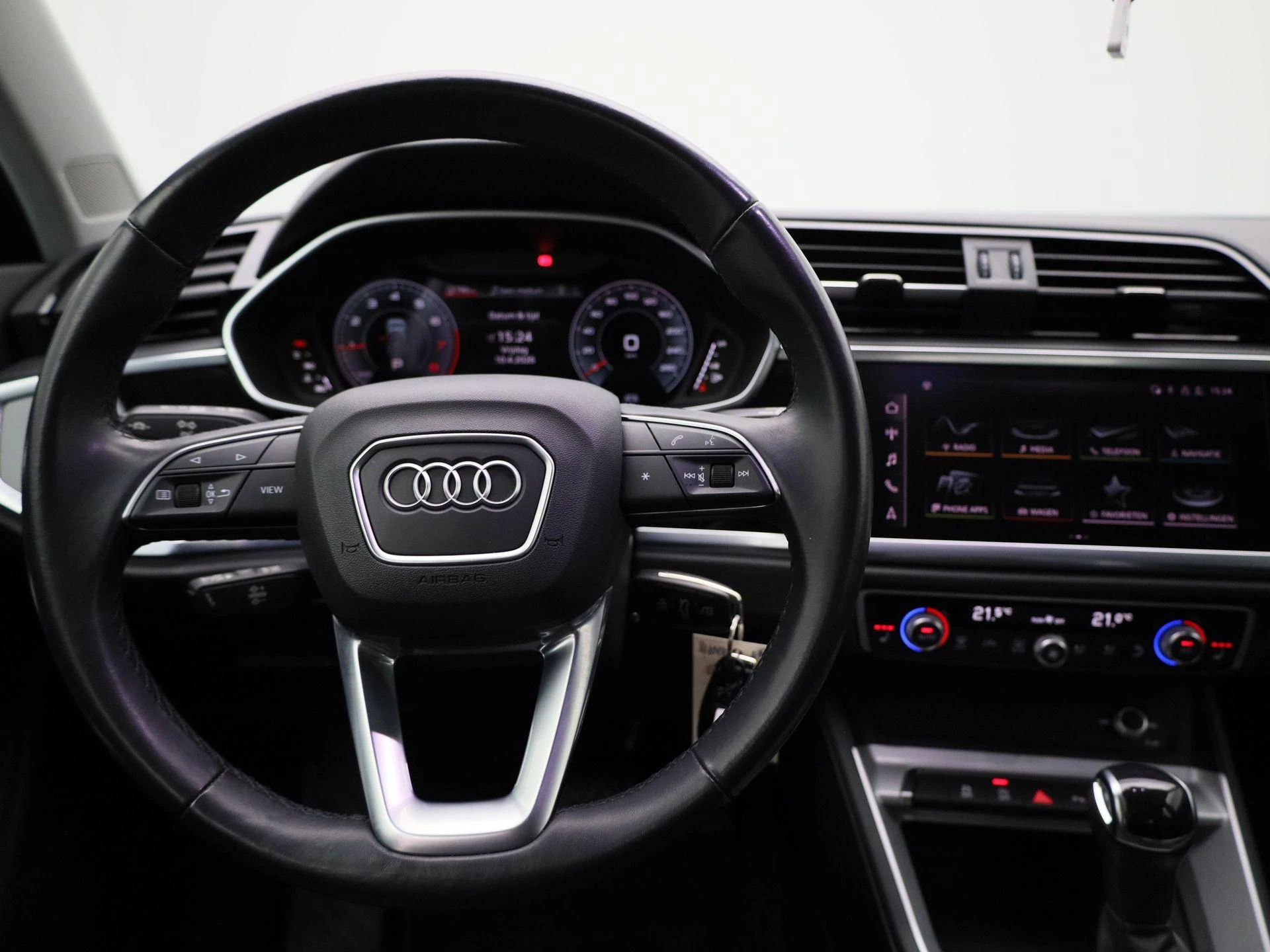 Audi-Q3-image-10
