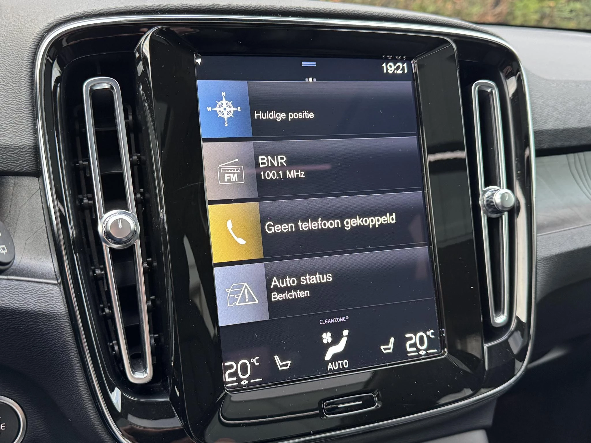 Volvo-XC40-image-20