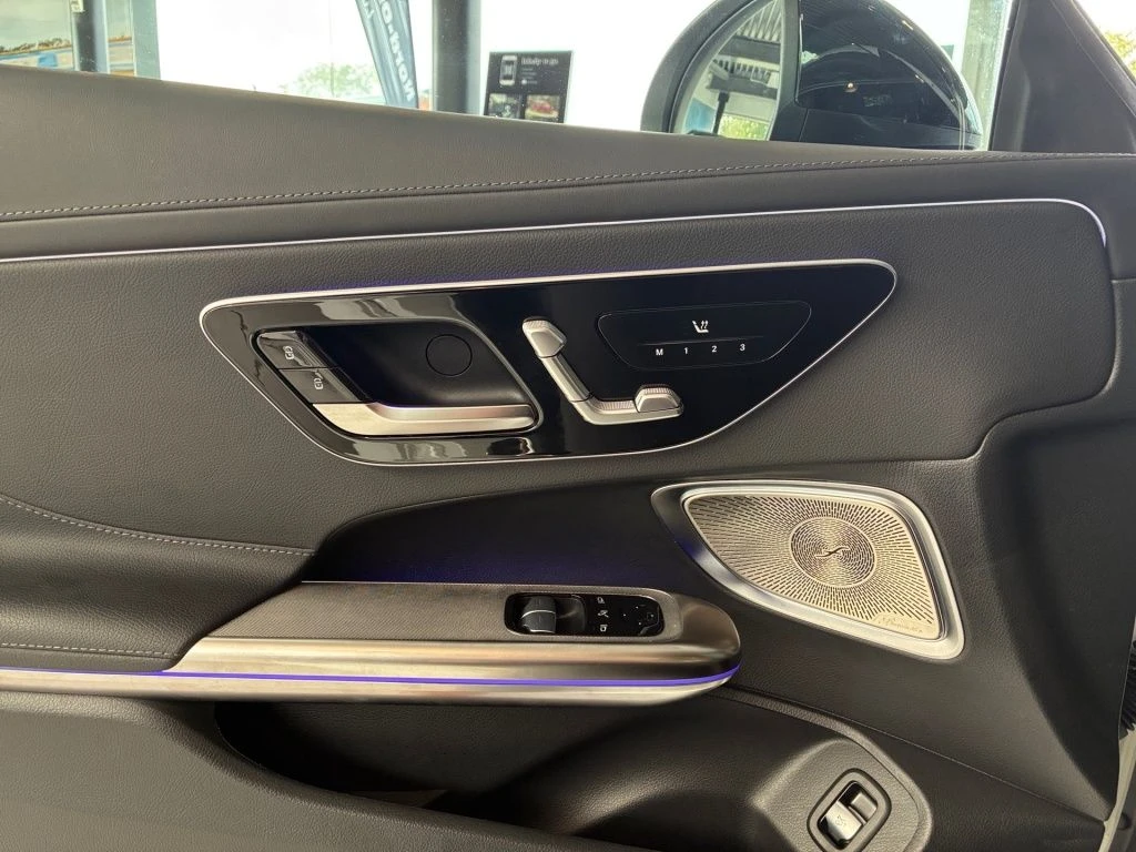 Mercedes-Benz-CLE 200-image-8