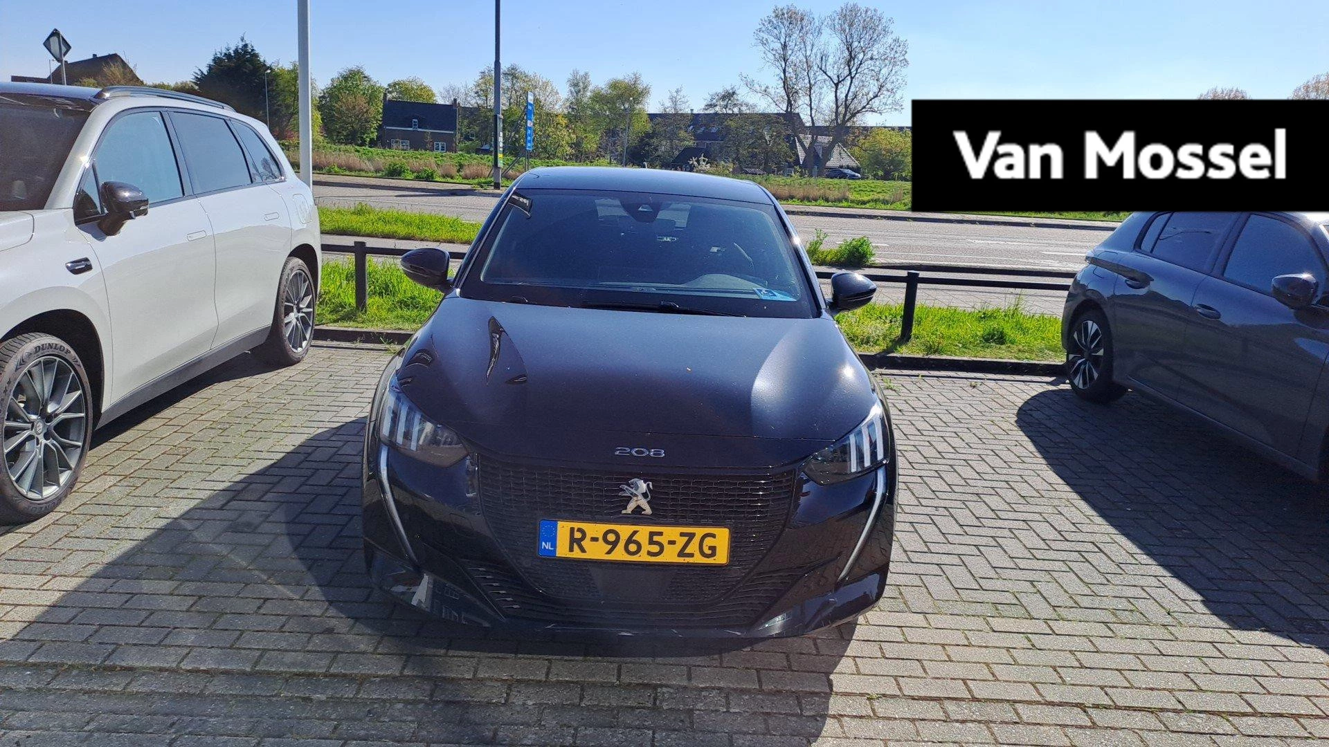 Peugeot-e-208-image-0