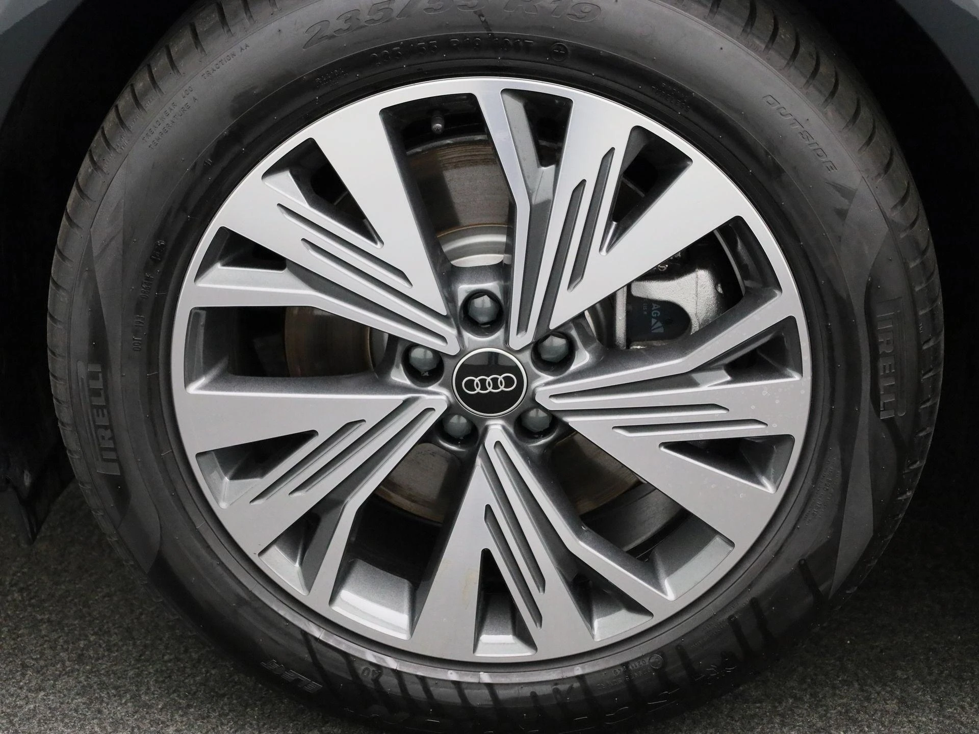 Audi-Q4 e-tron-image-12
