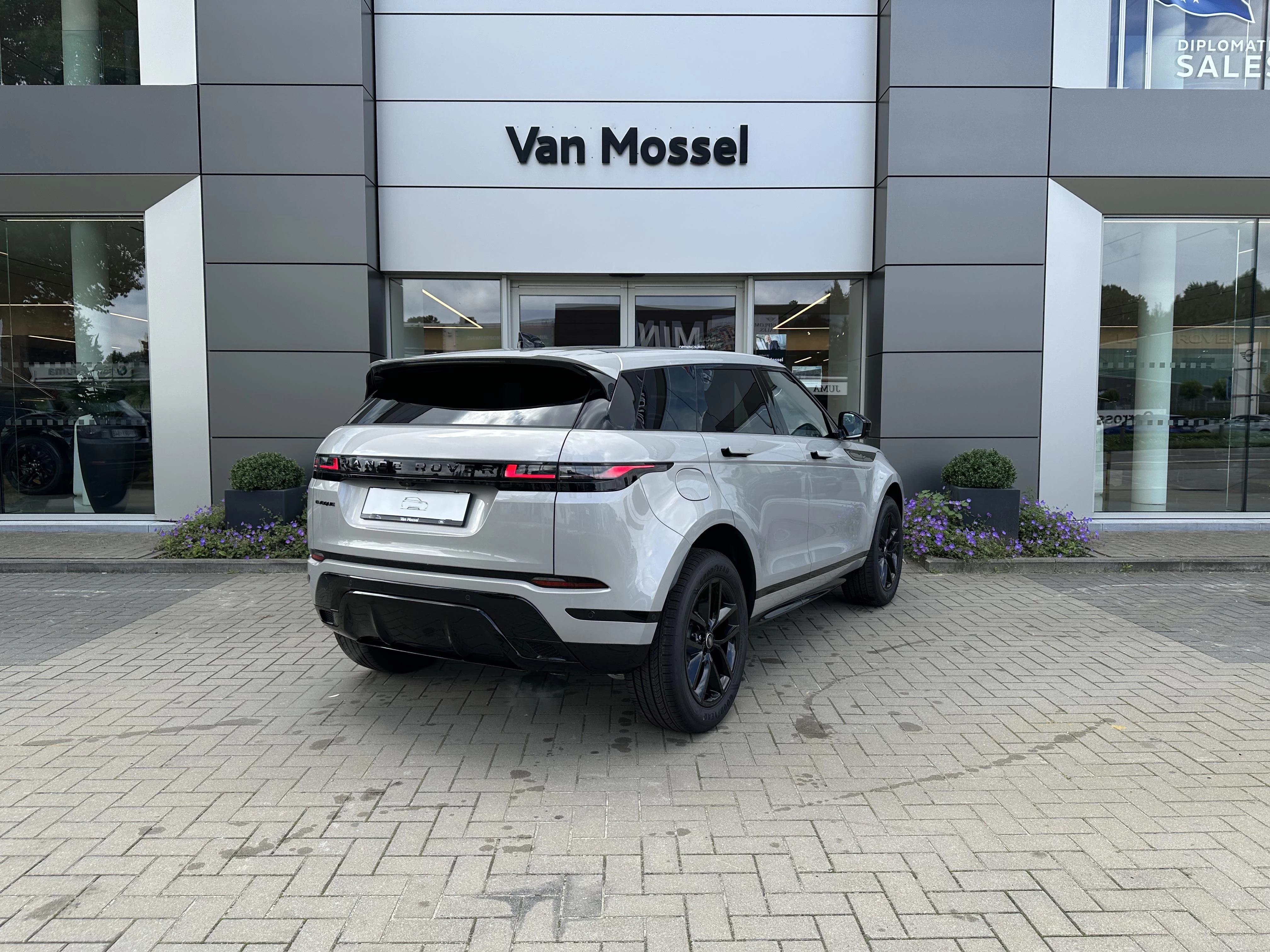 Land Rover-Range Rover Evoque-image-4