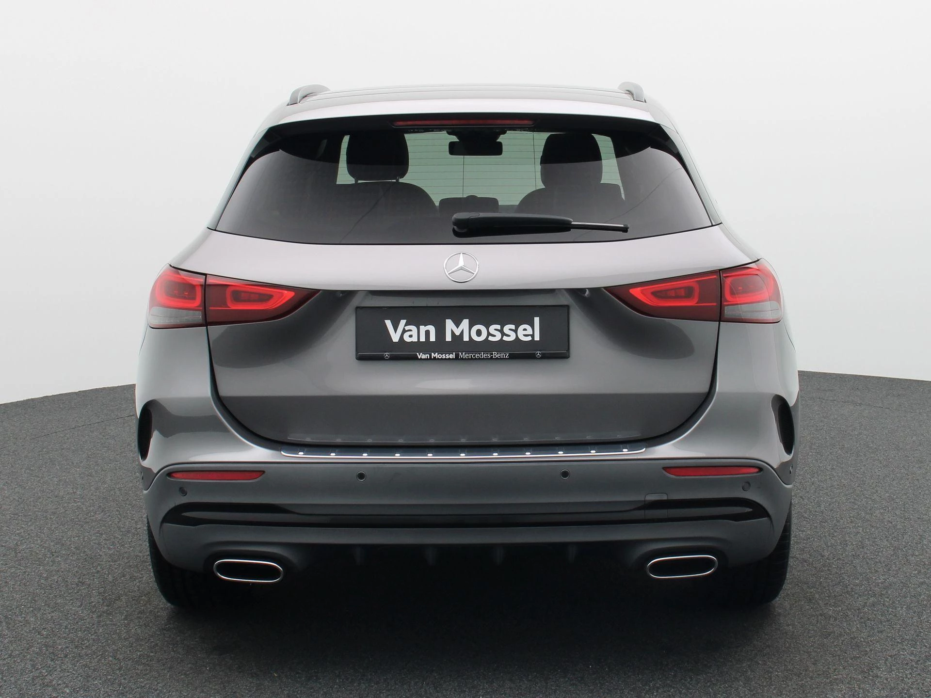 Mercedes-Benz GLA 180 AMG Line + PANO DAK + MULTIBEAM LED + KEY LESS +