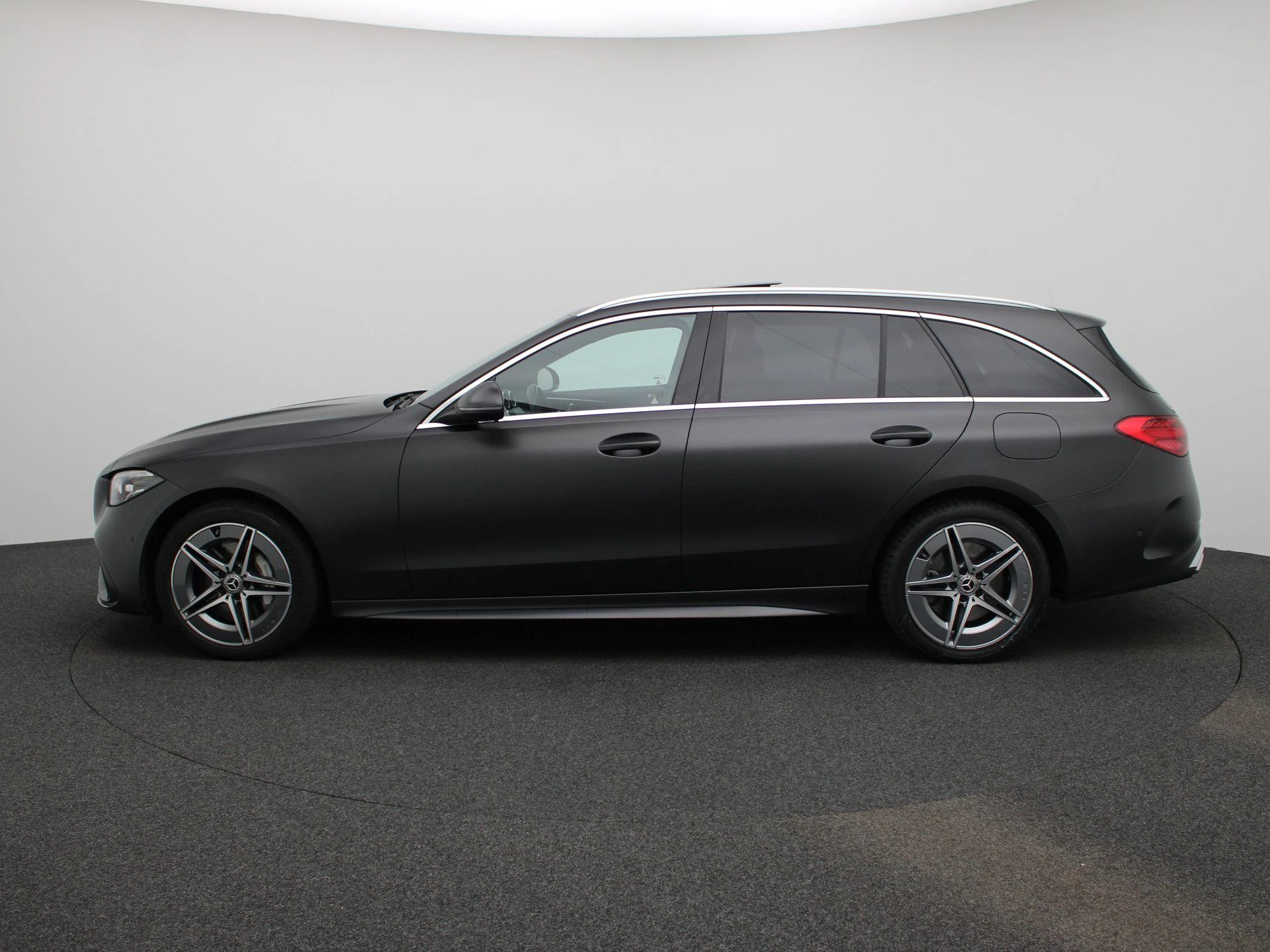 Mercedes-Benz-C-Klasse-image-3
