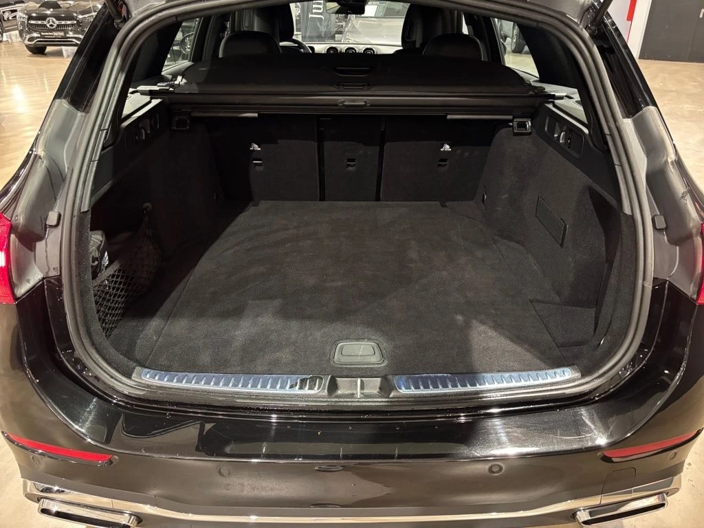 Mercedes-Benz-C-Klasse 300-image-13