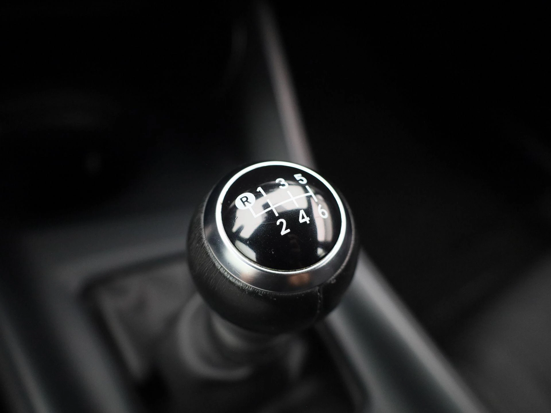 Toyota-C-HR-image-22