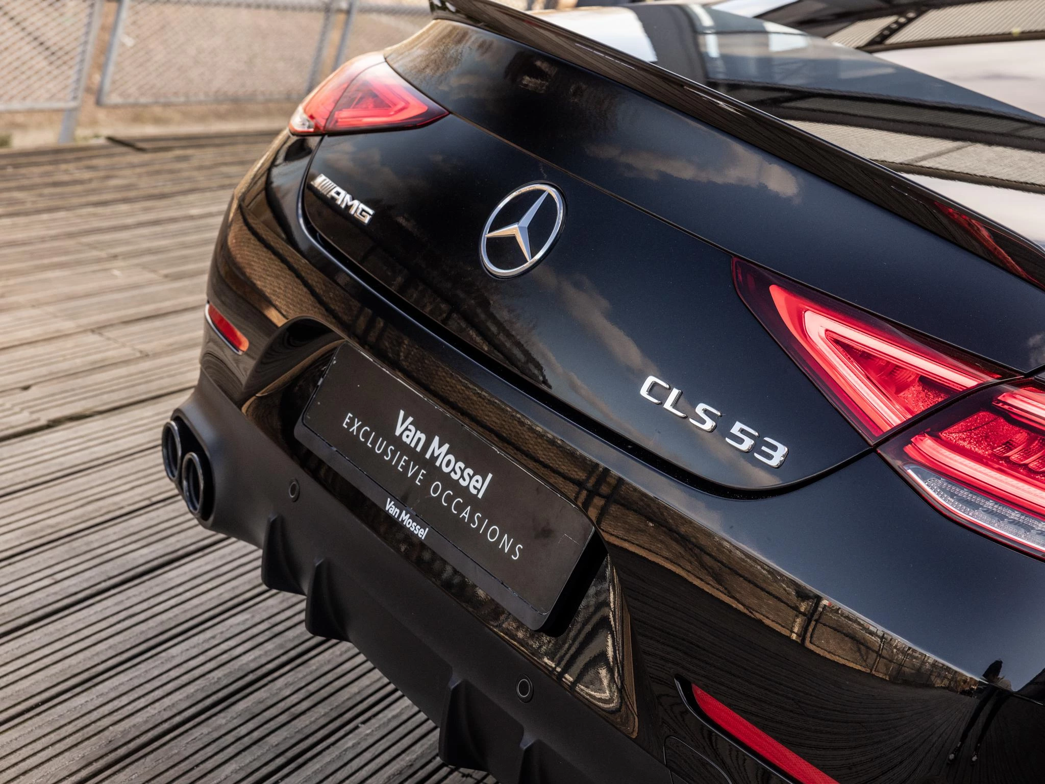 Mercedes-Benz-CLS-image-13