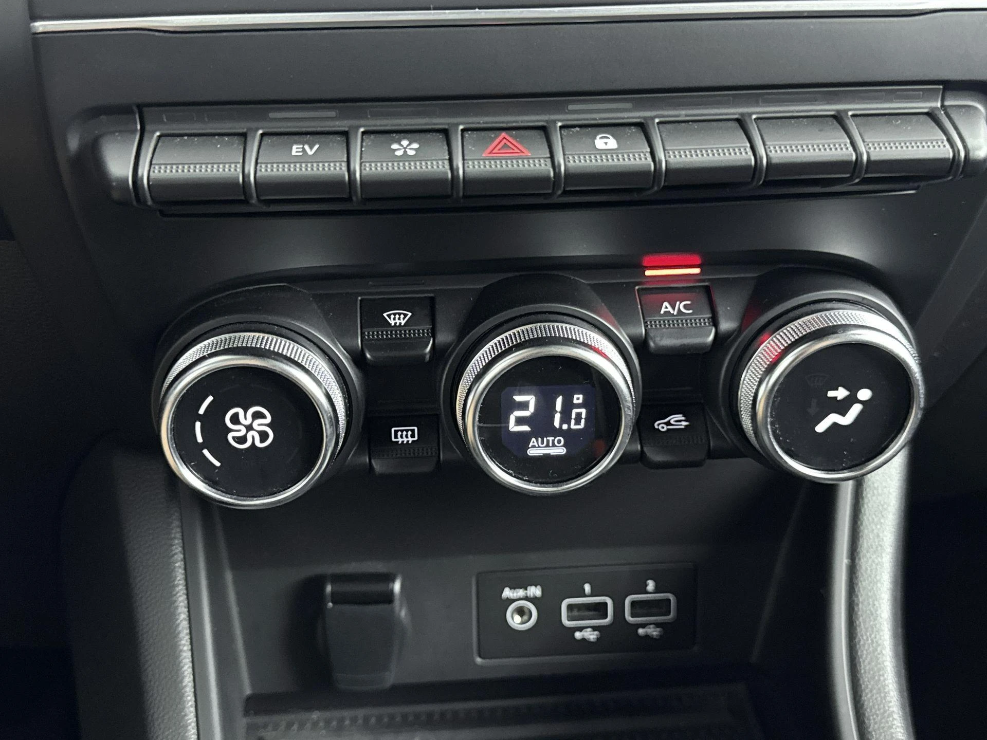 Renault-Captur-image-18