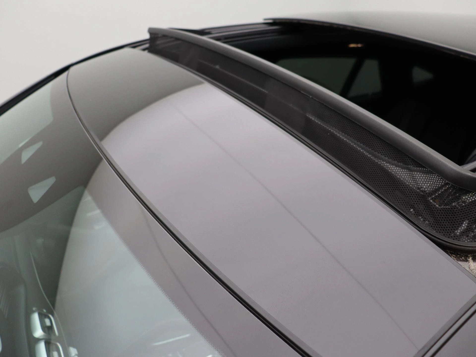 Mercedes-Benz-GLE-image-19