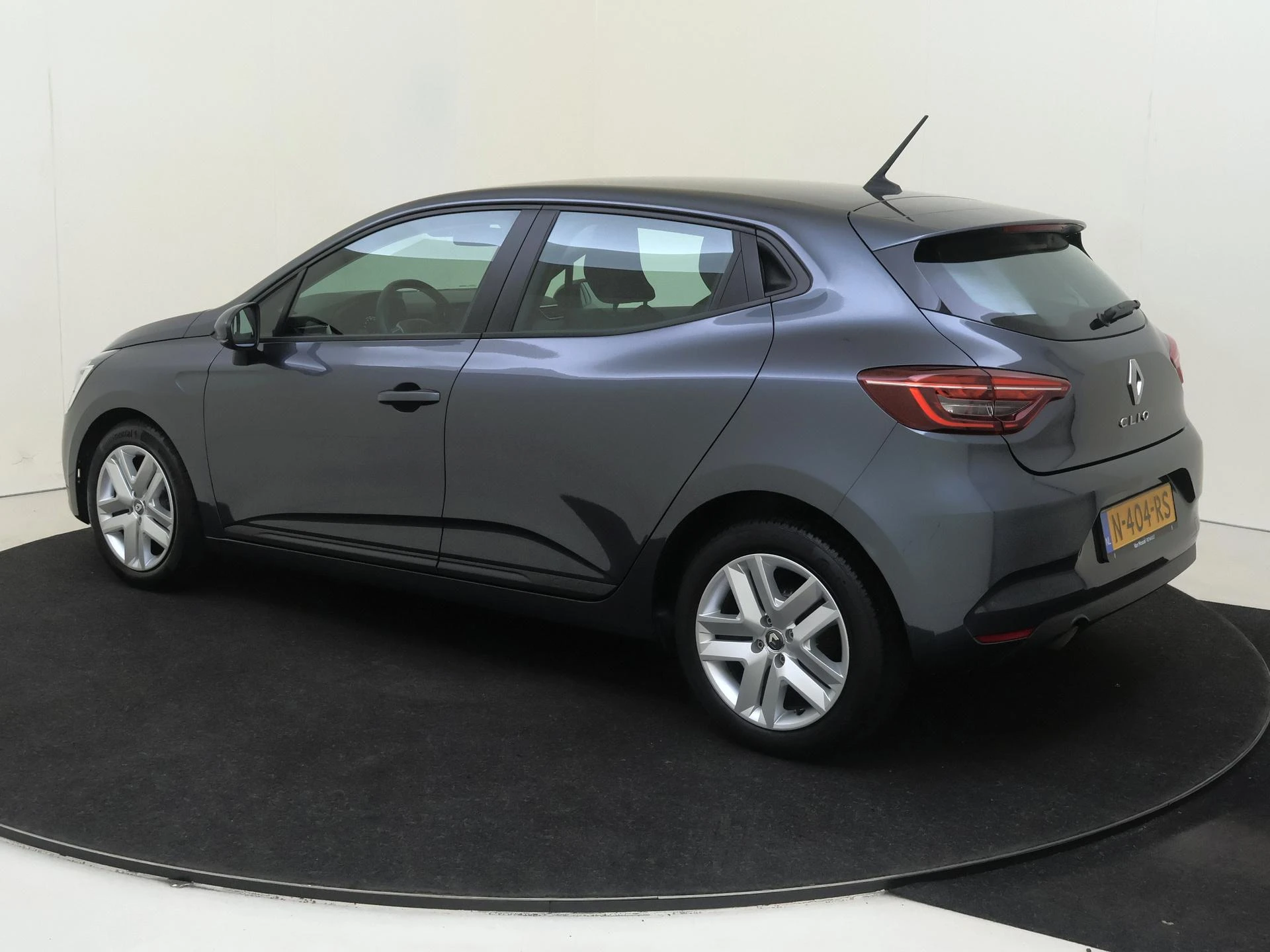 Renault-Clio-image-2