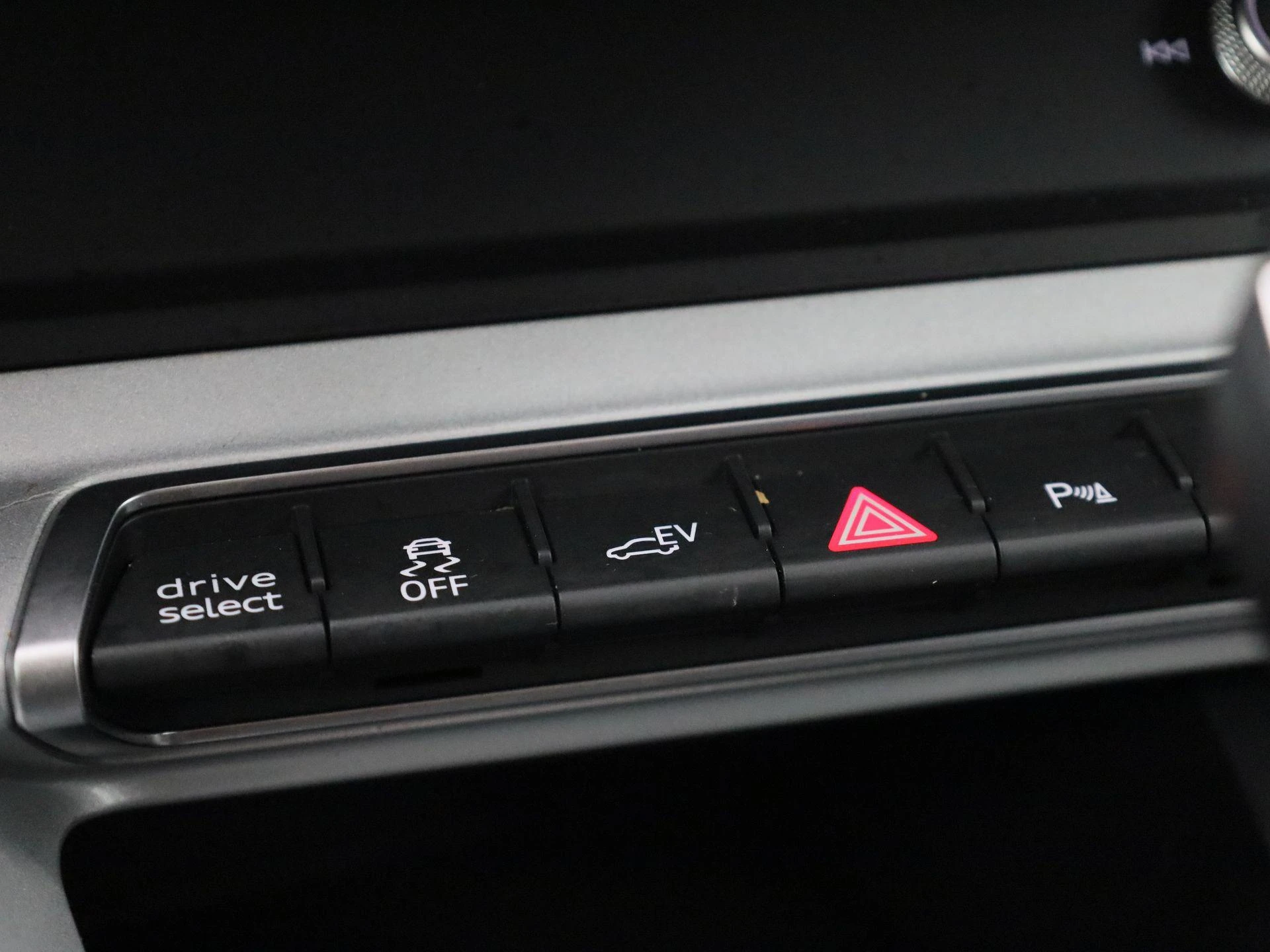 Audi-Q3-image-24