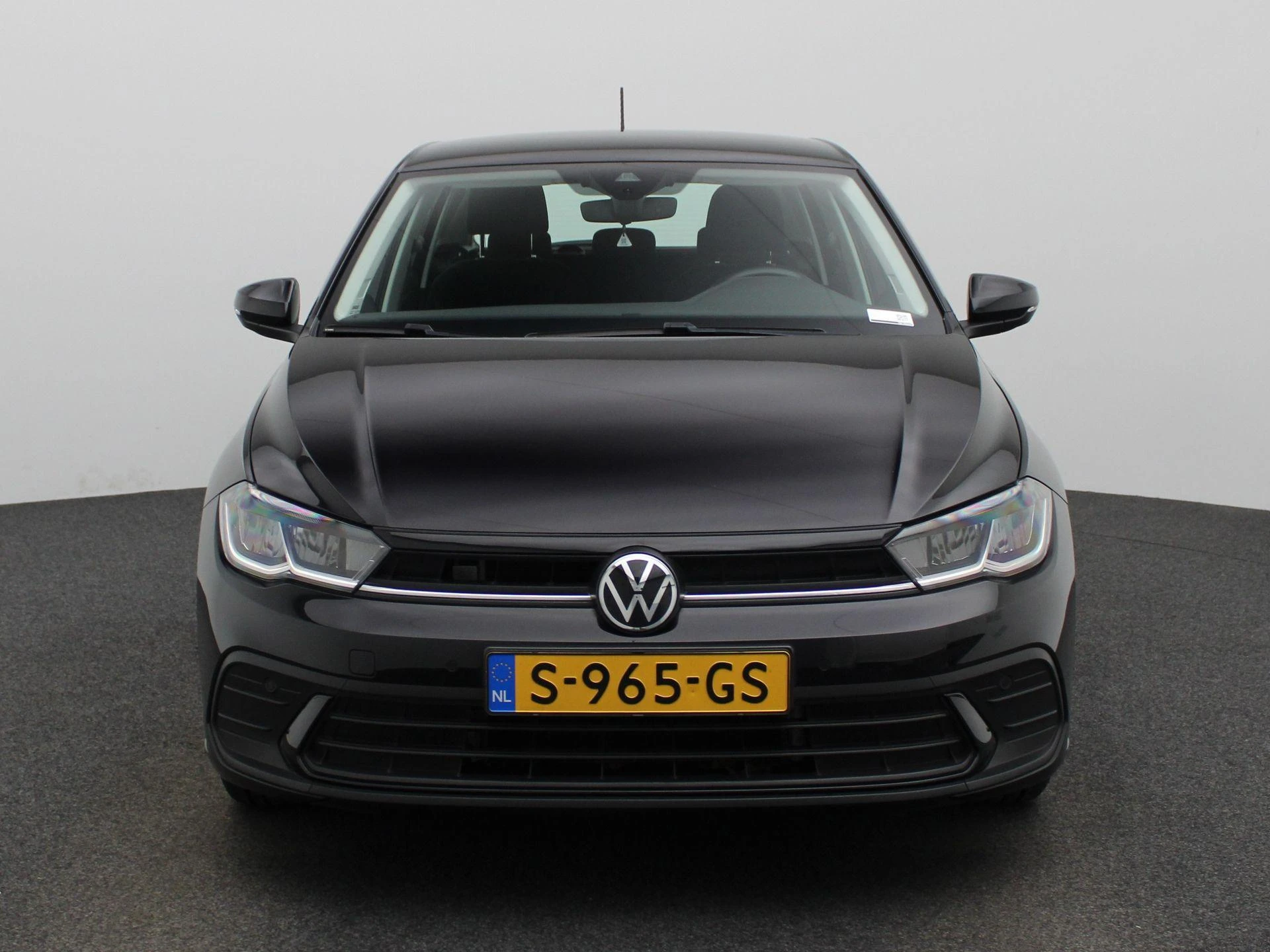 Volkswagen-Polo-image-2