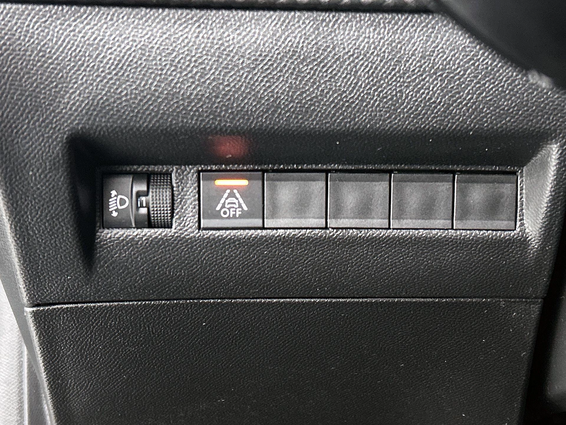 Peugeot-208-image-21