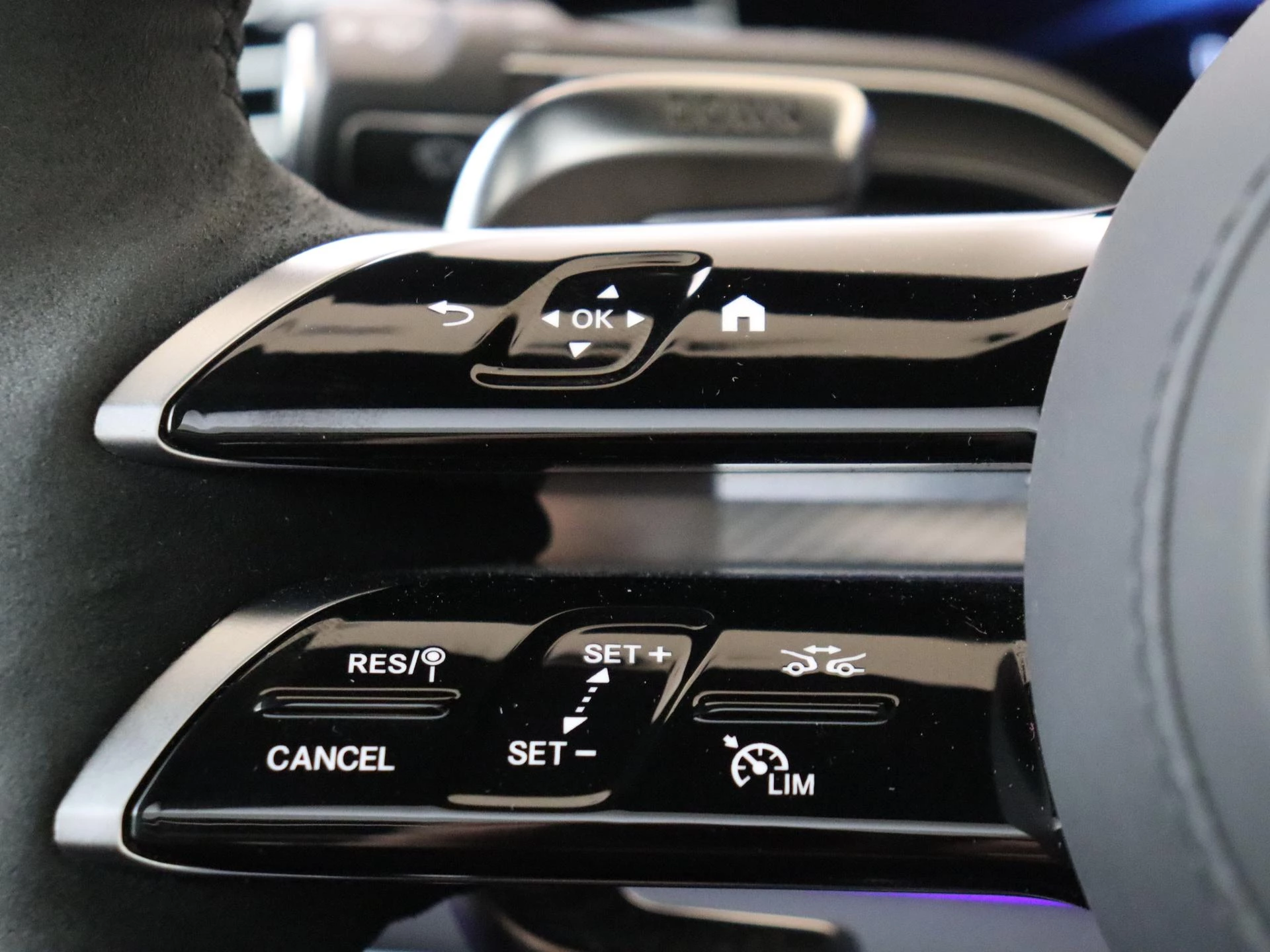 Mercedes-Benz-GLE-image-19