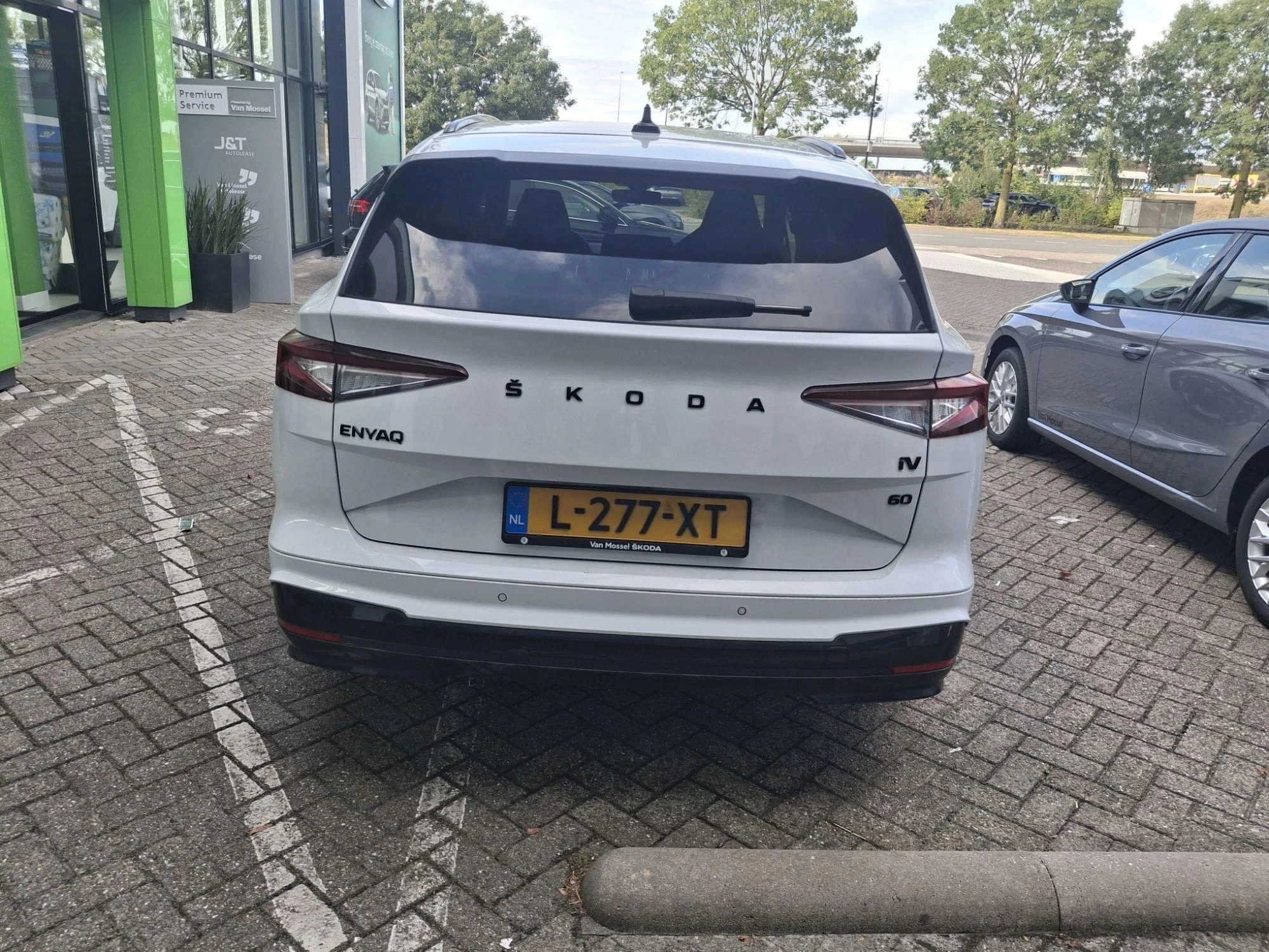 Škoda-Enyaq iV-image-4