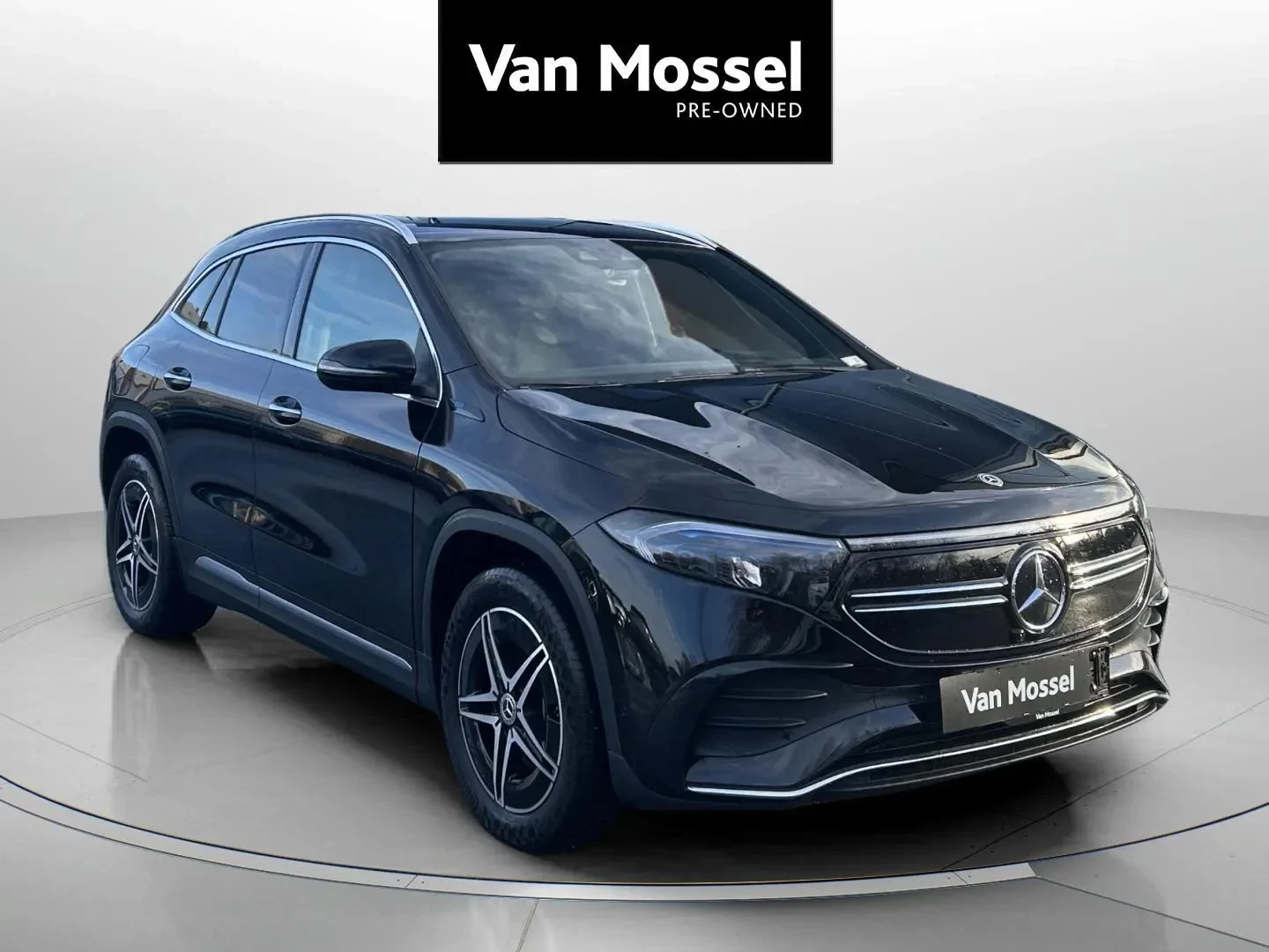 Mercedes-Benz-EQA-image-2