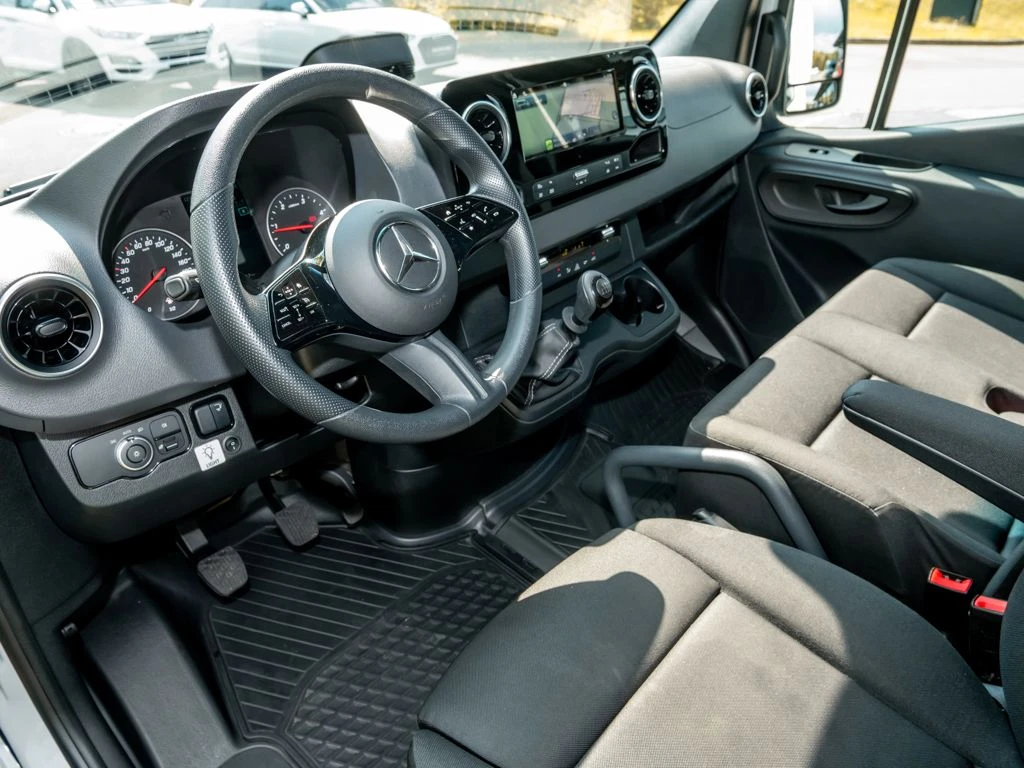 Mercedes-Benz-Sprinter 317-image-8