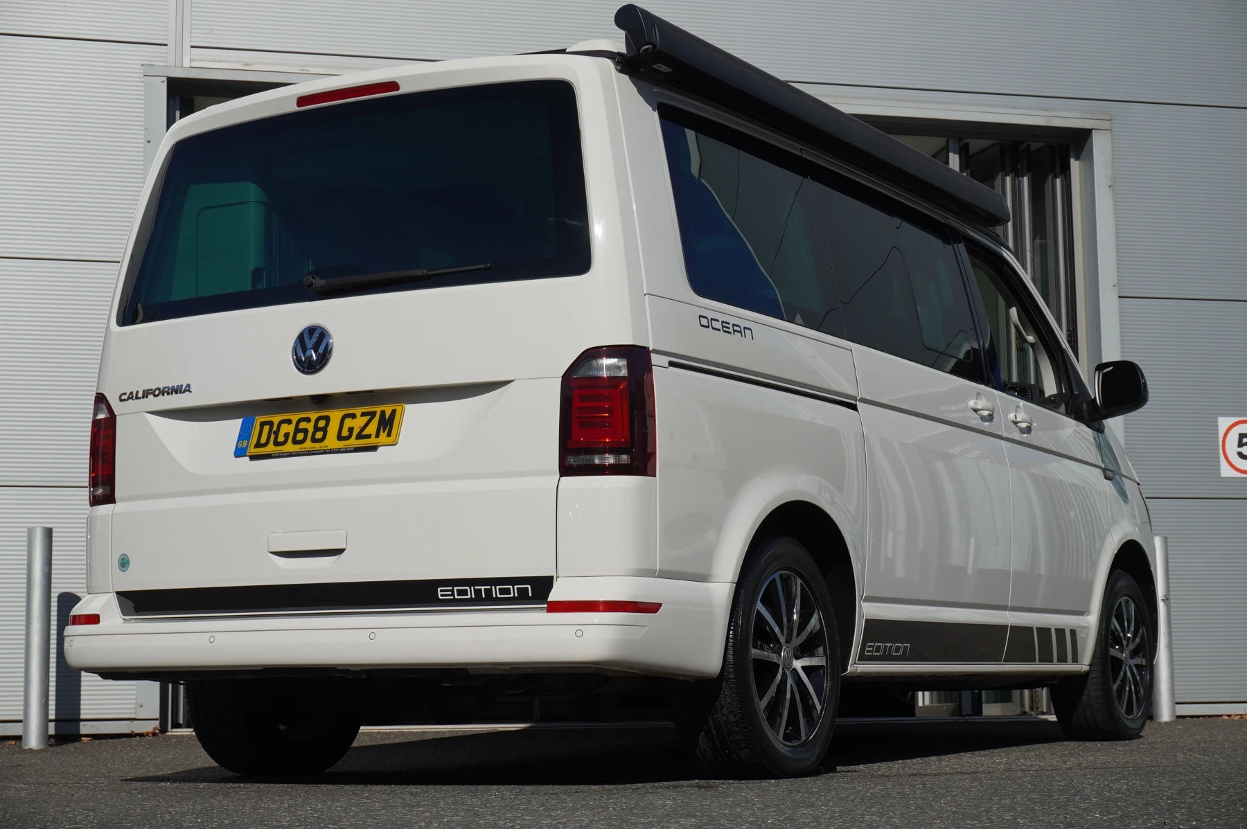 Volkswagen-California-image-11