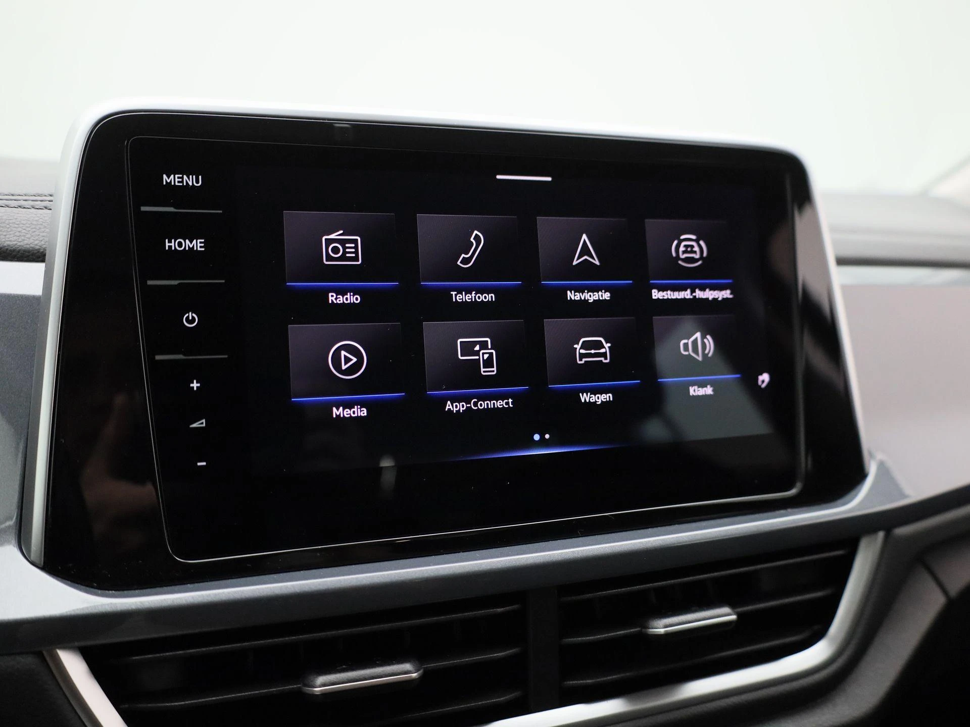 Volkswagen-T-Roc-image-19