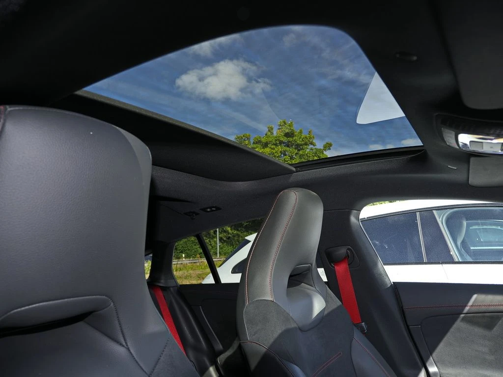 Mercedes-AMG-CLA 45 S AMG-image-14