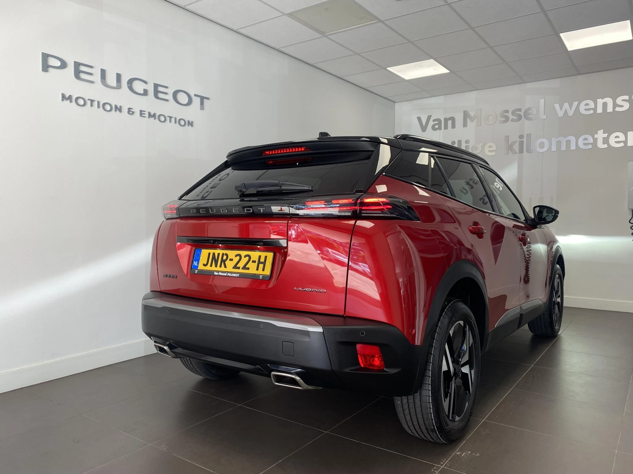 Peugeot 2008 1.2 Hybrid 145 GT