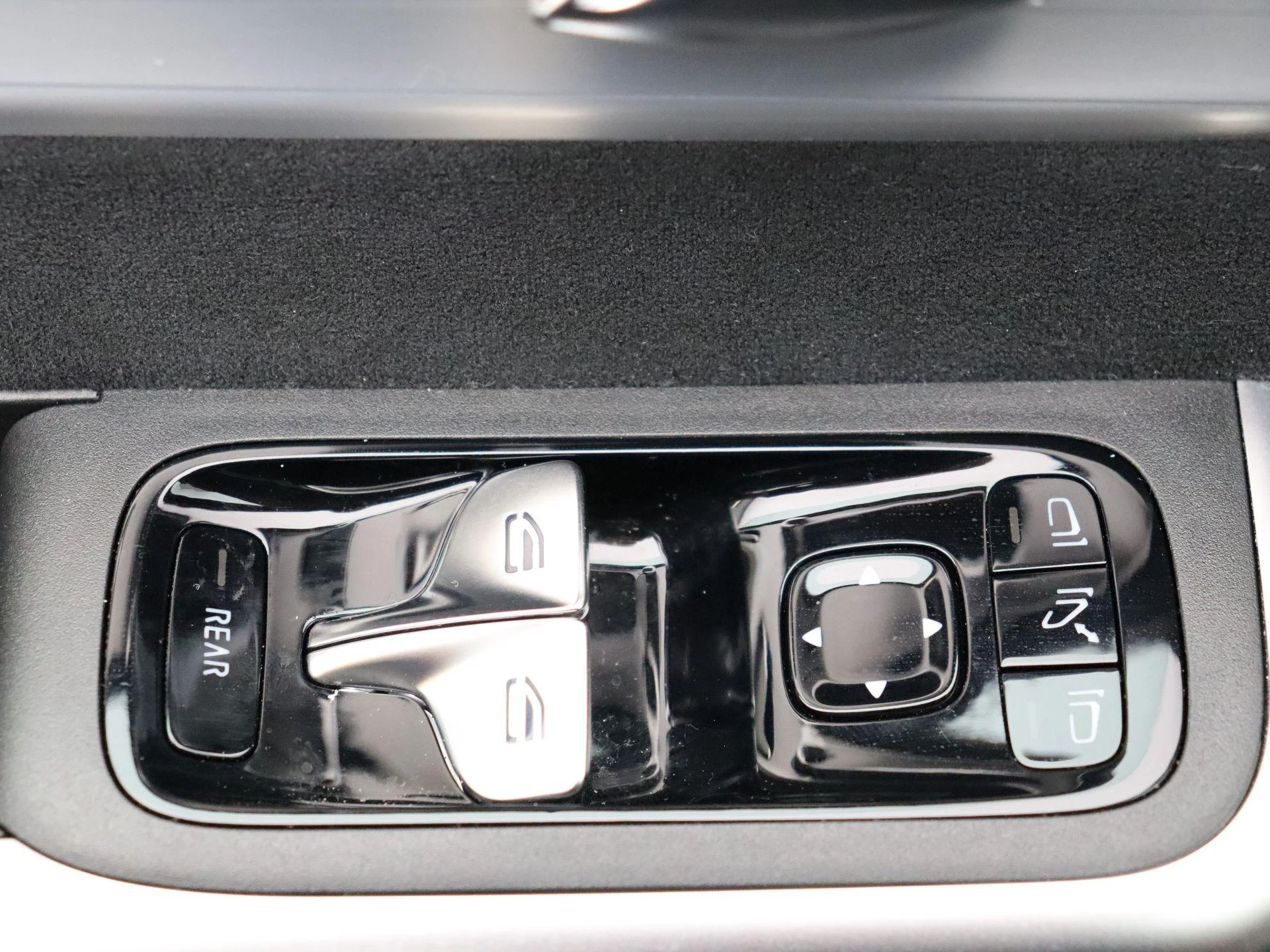 Mercedes-Benz-CLA-image-8