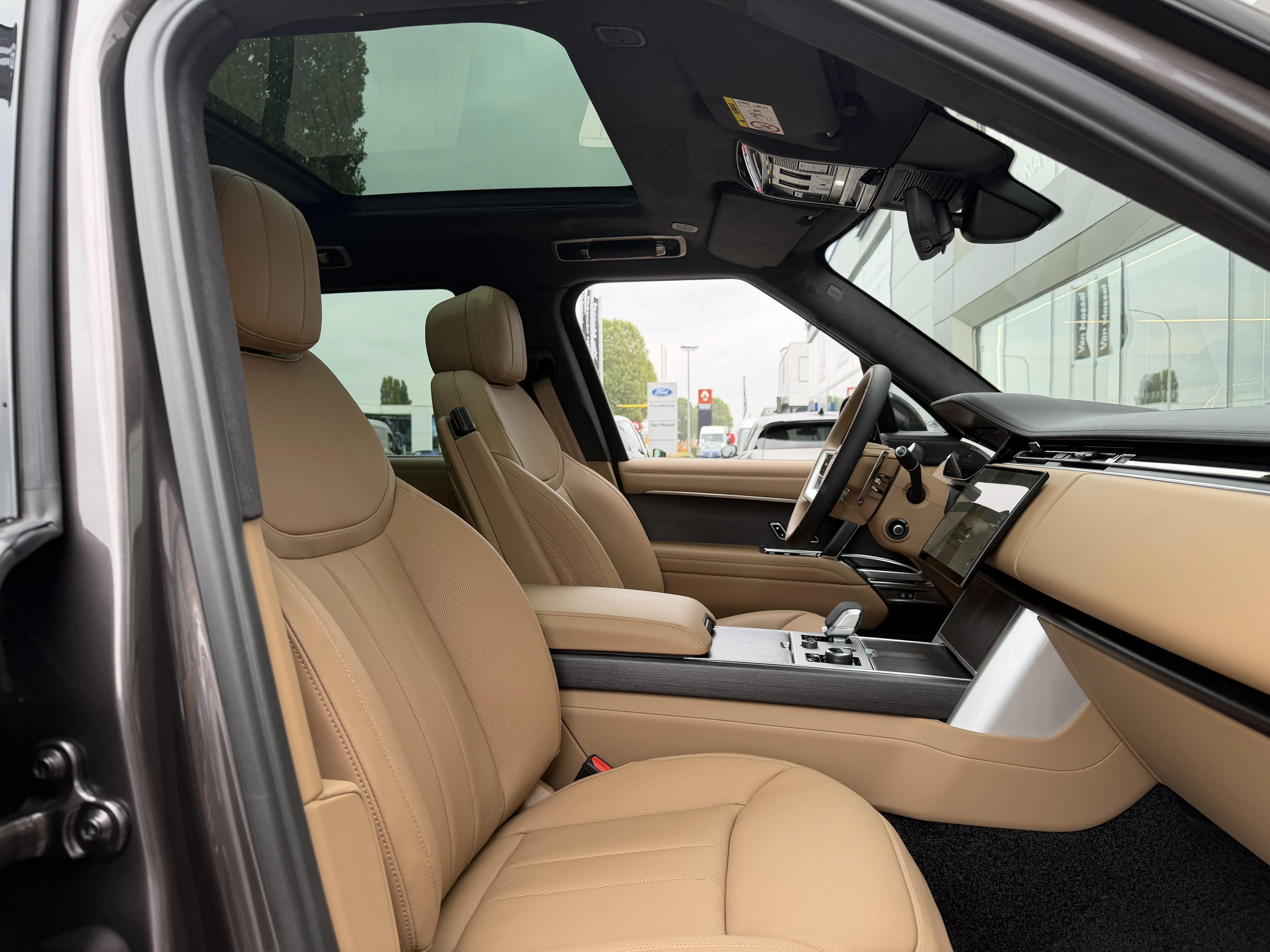 Land Rover-Range Rover-image-33
