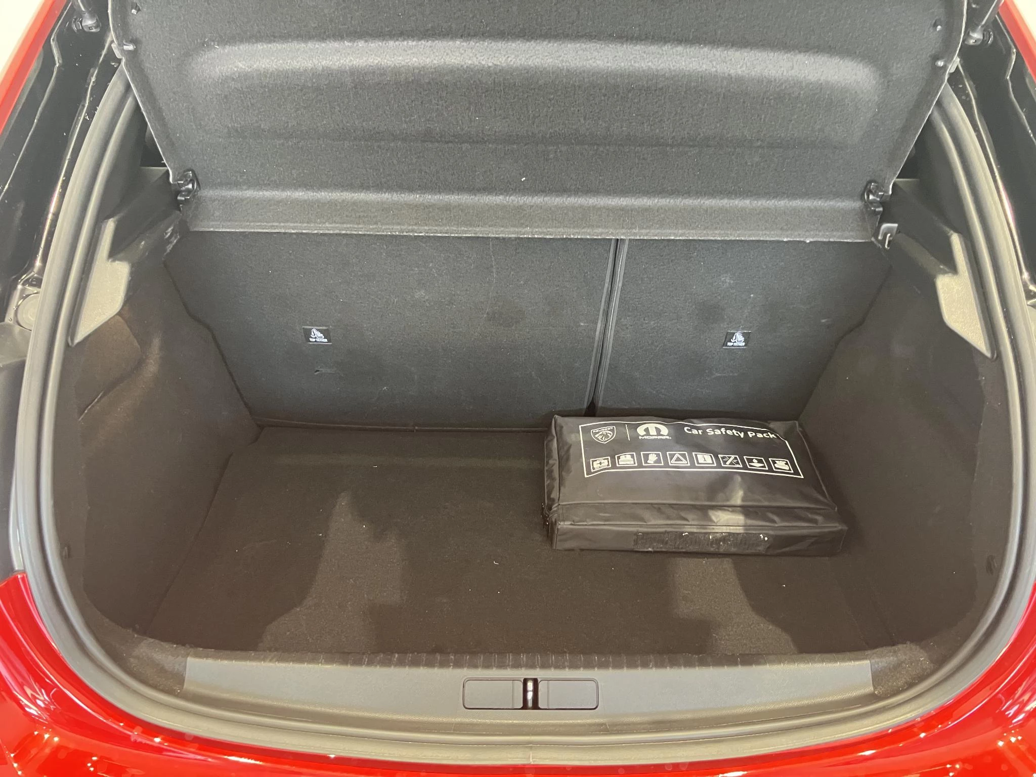 Peugeot 208 Hybrid 136 e-DCS6 GT