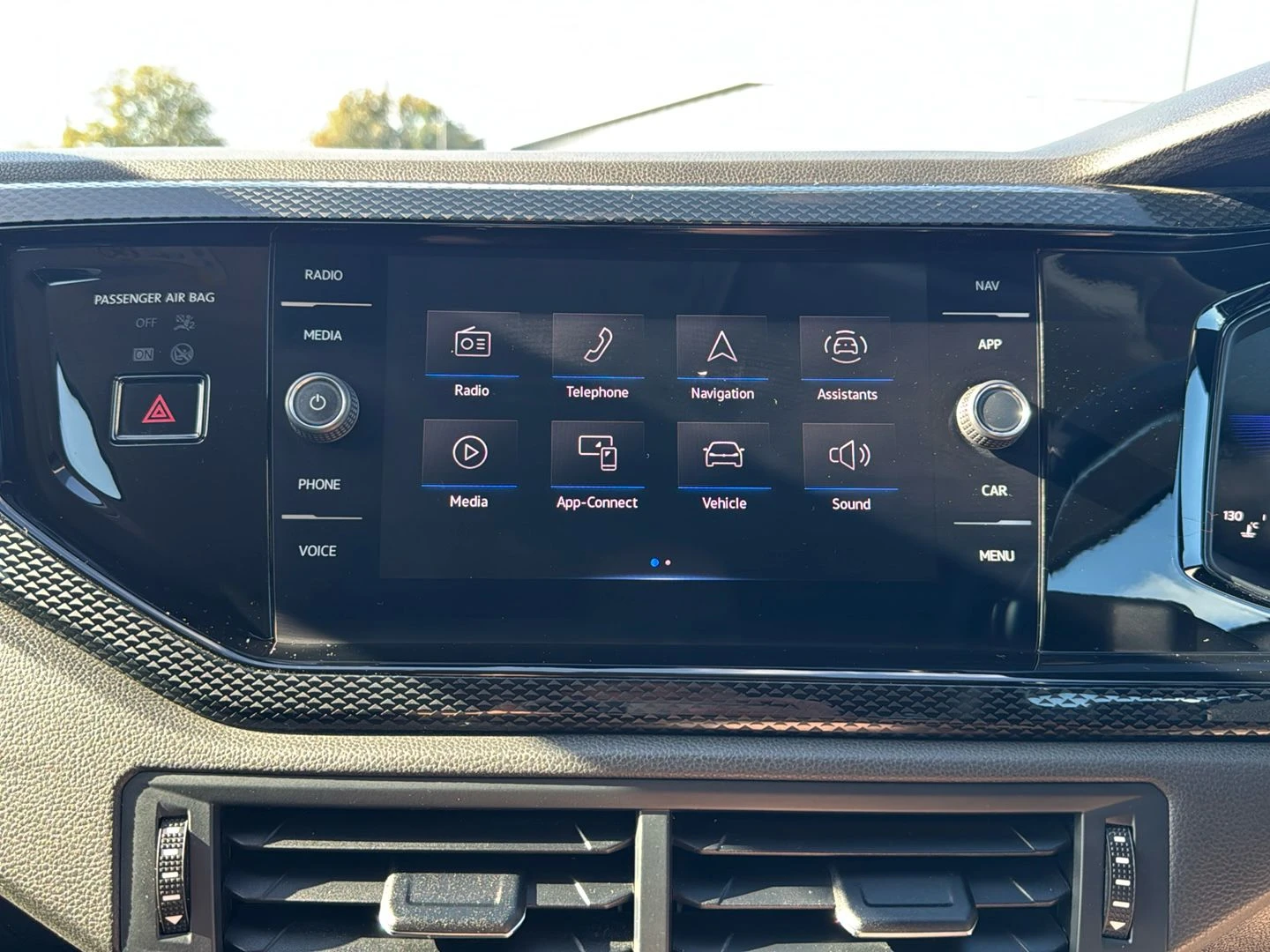 Volkswagen-Polo-image-10