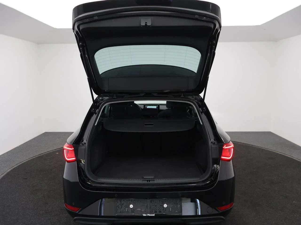 SEAT-Leon-image-20