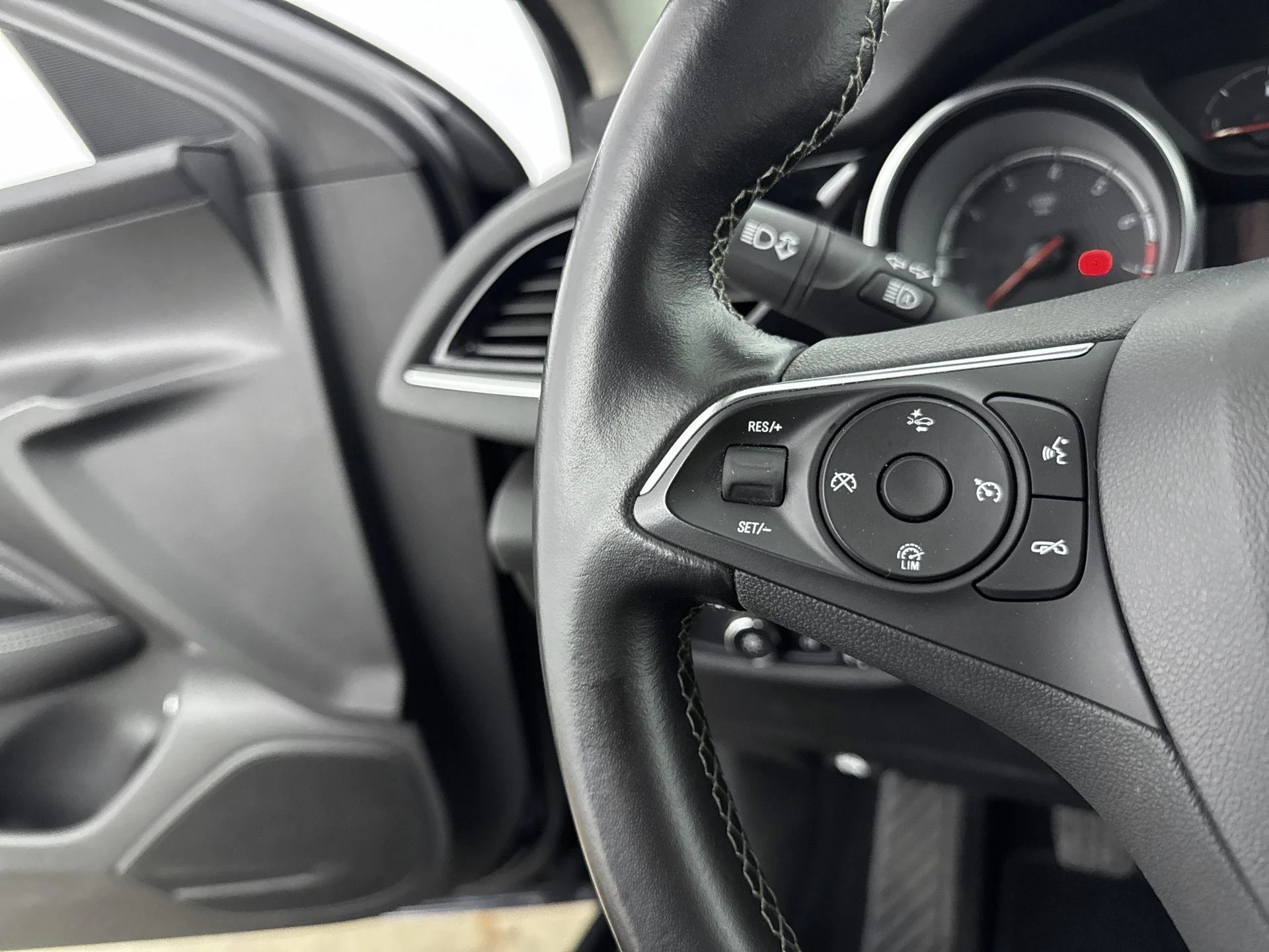 Opel-Insignia-image-5