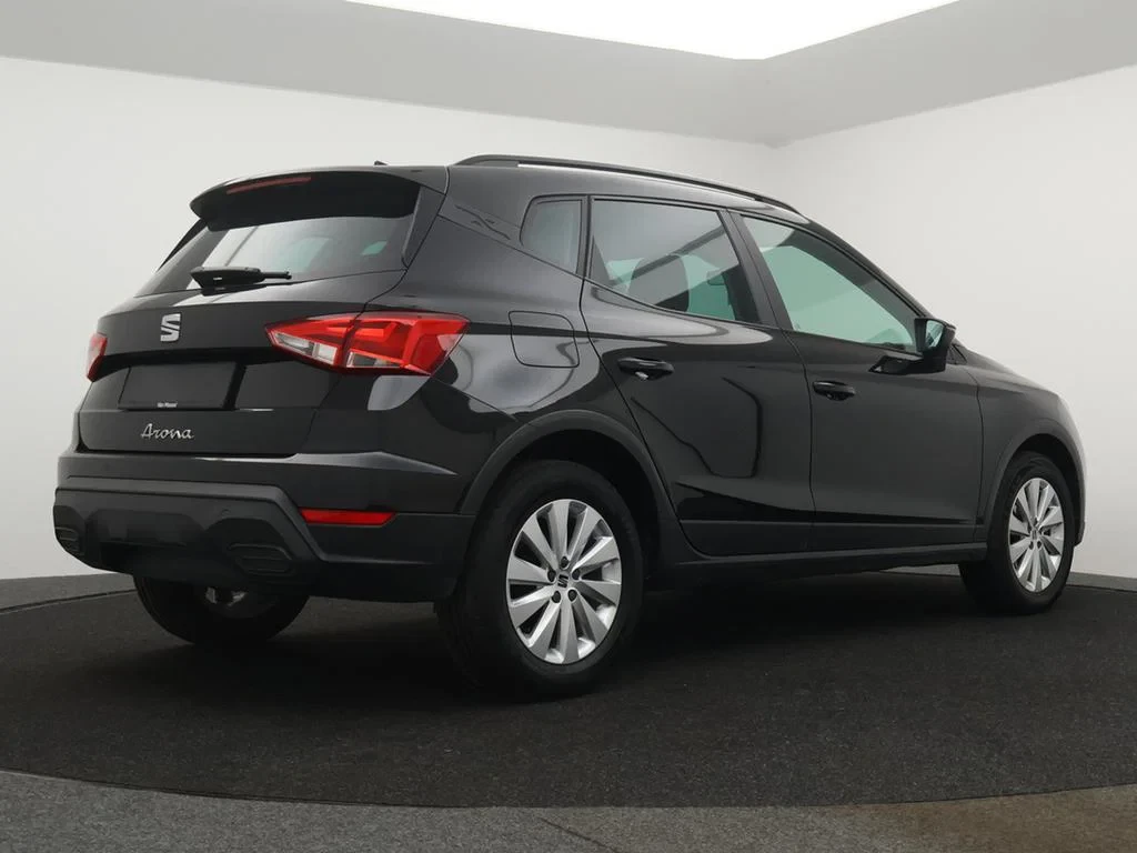 SEAT-Arona-image-1