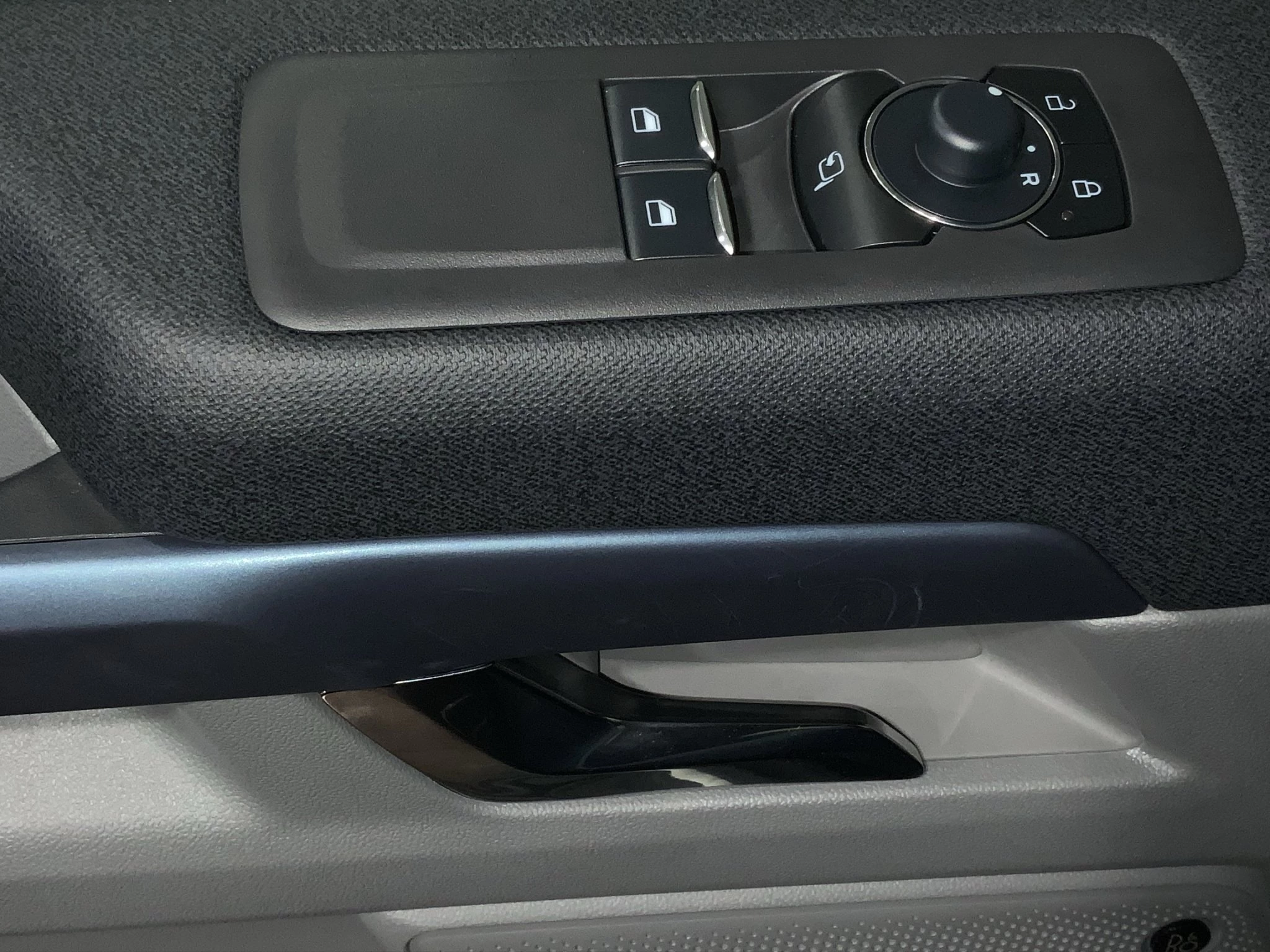Ford Tourneo Custom Active 2.0 EB 320 L1 Aut. | LED | Pano | AHK | GJR | RFK | SHZ