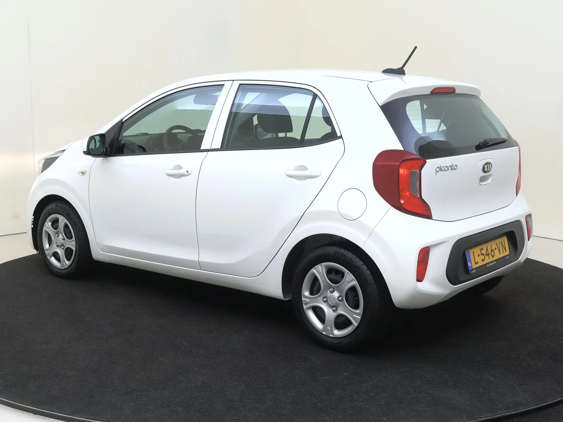 Kia-Picanto-image-2
