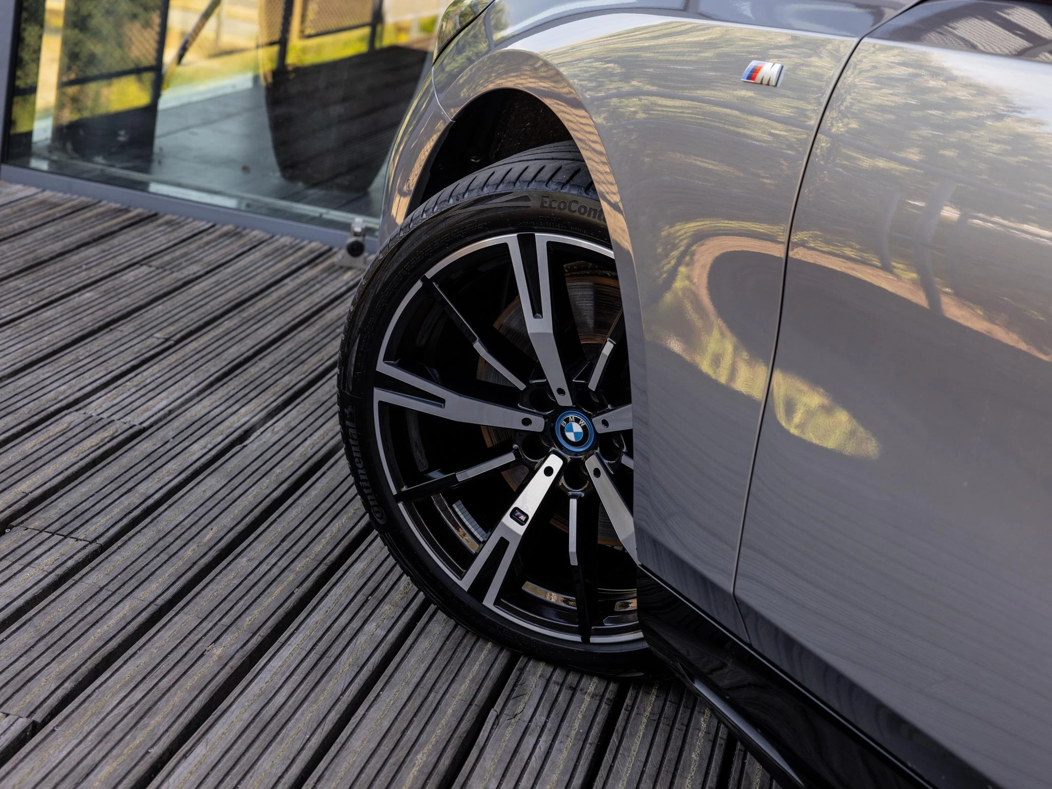 BMW-i5-image-7