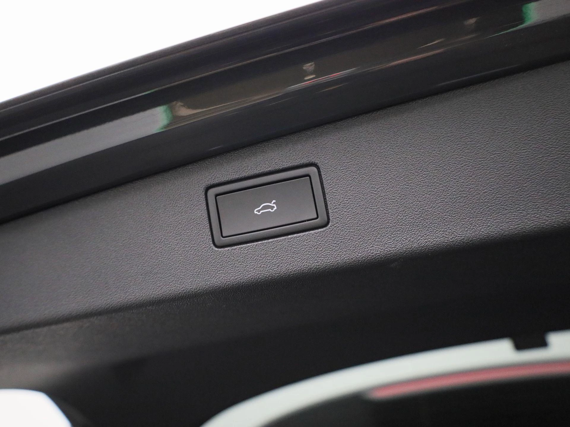 Volkswagen-Tiguan-image-13