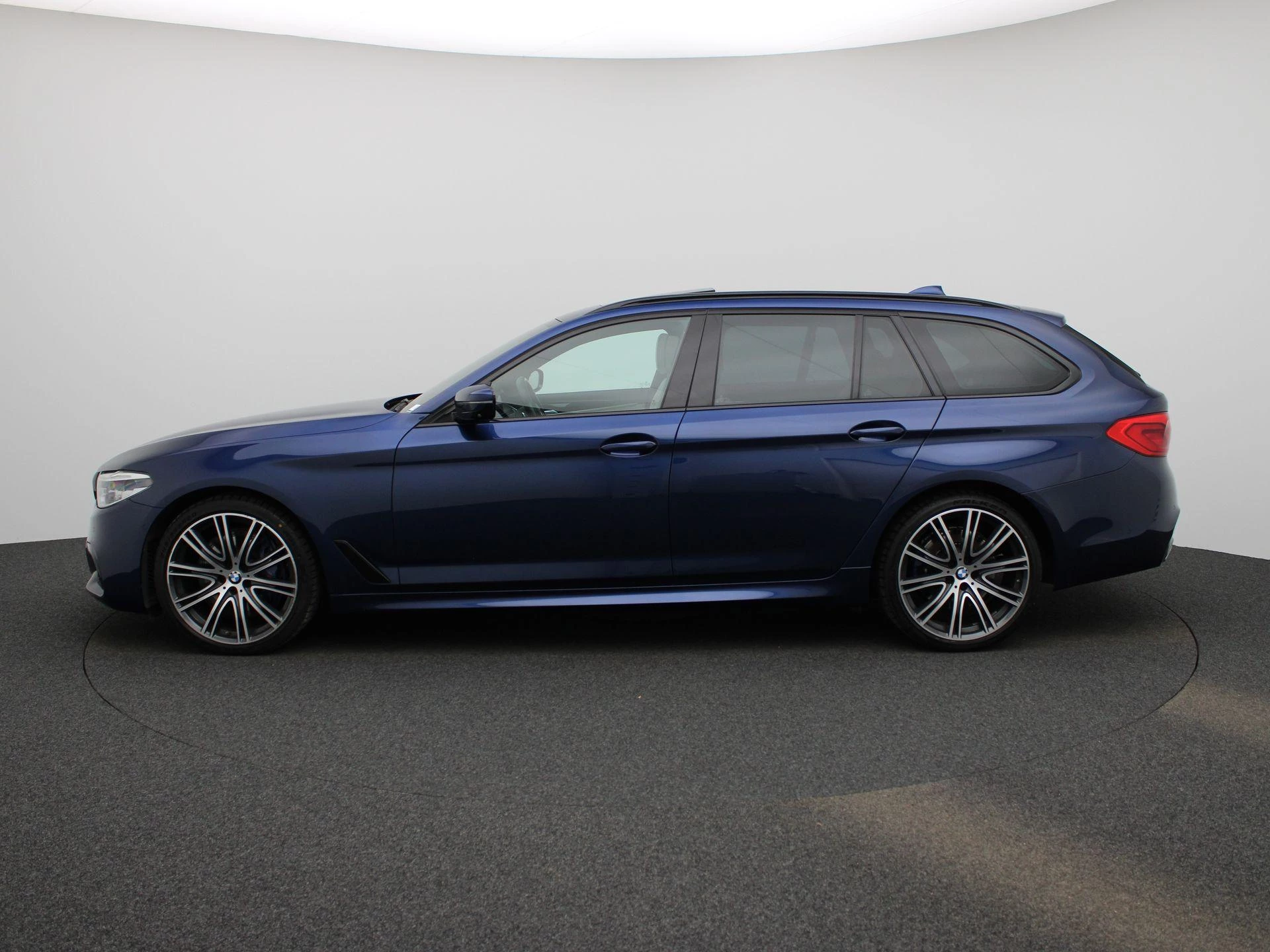 BMW 5 Serie Touring 540i xDrive High Executive