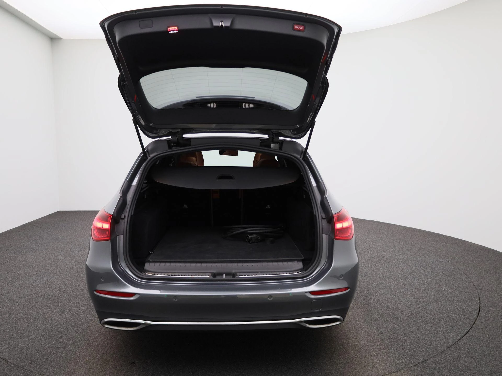 Mercedes-Benz-C-Klasse-image-11