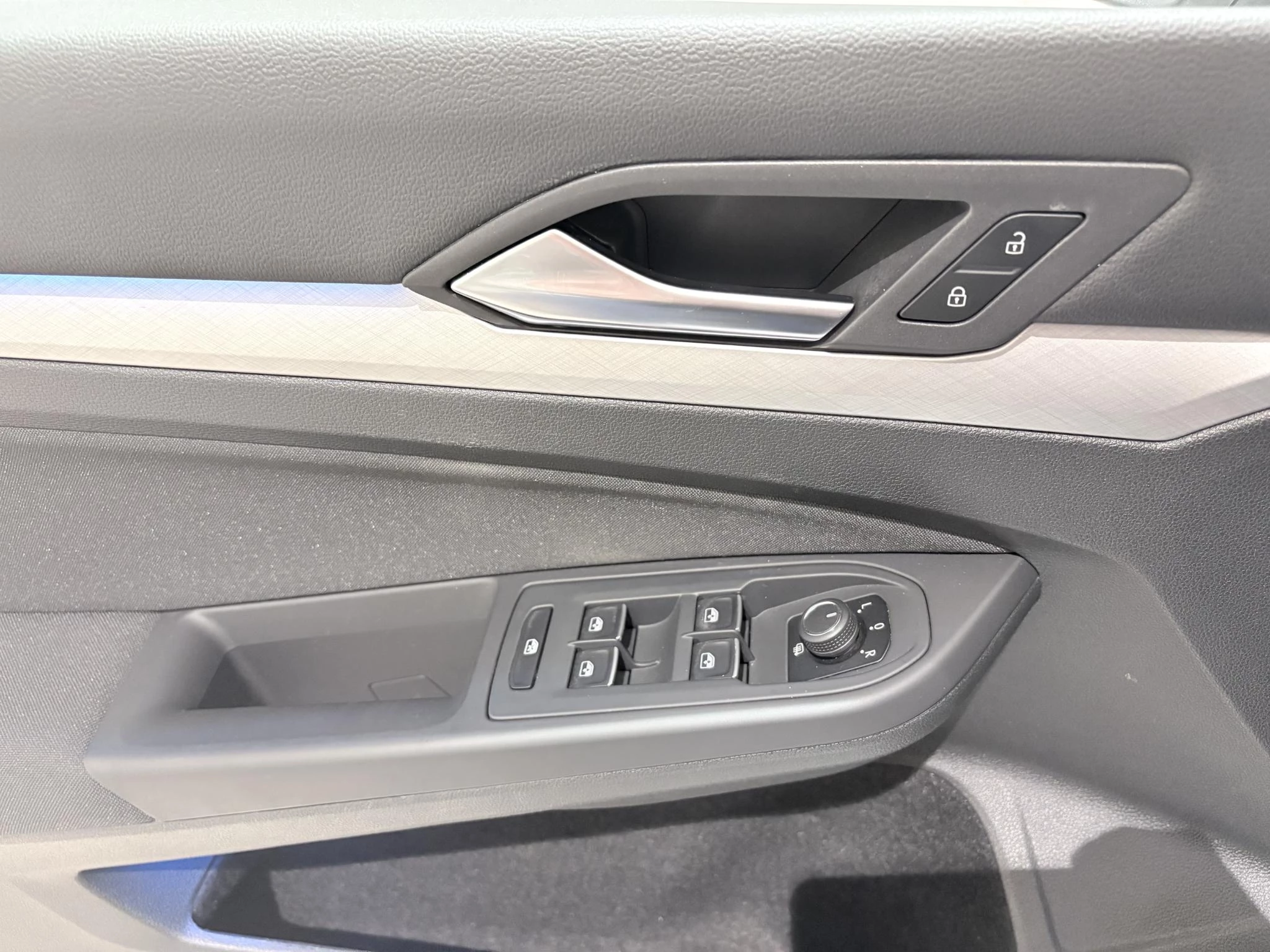 Volkswagen-Golf-image-11