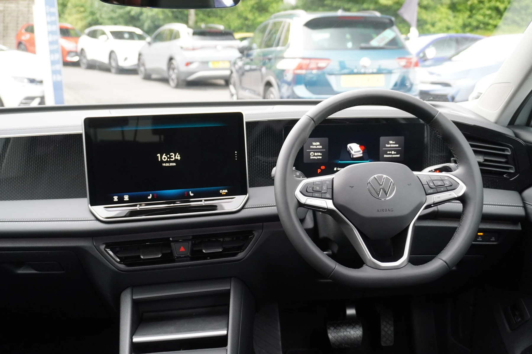 Volkswagen-Tiguan-image-8