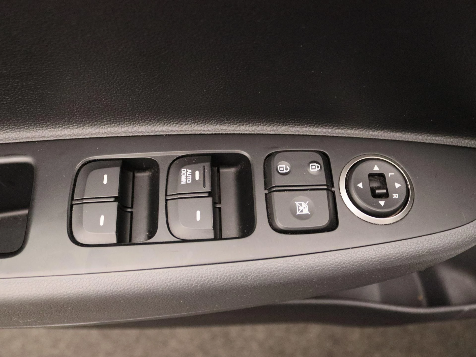 Hyundai-i10-image-20