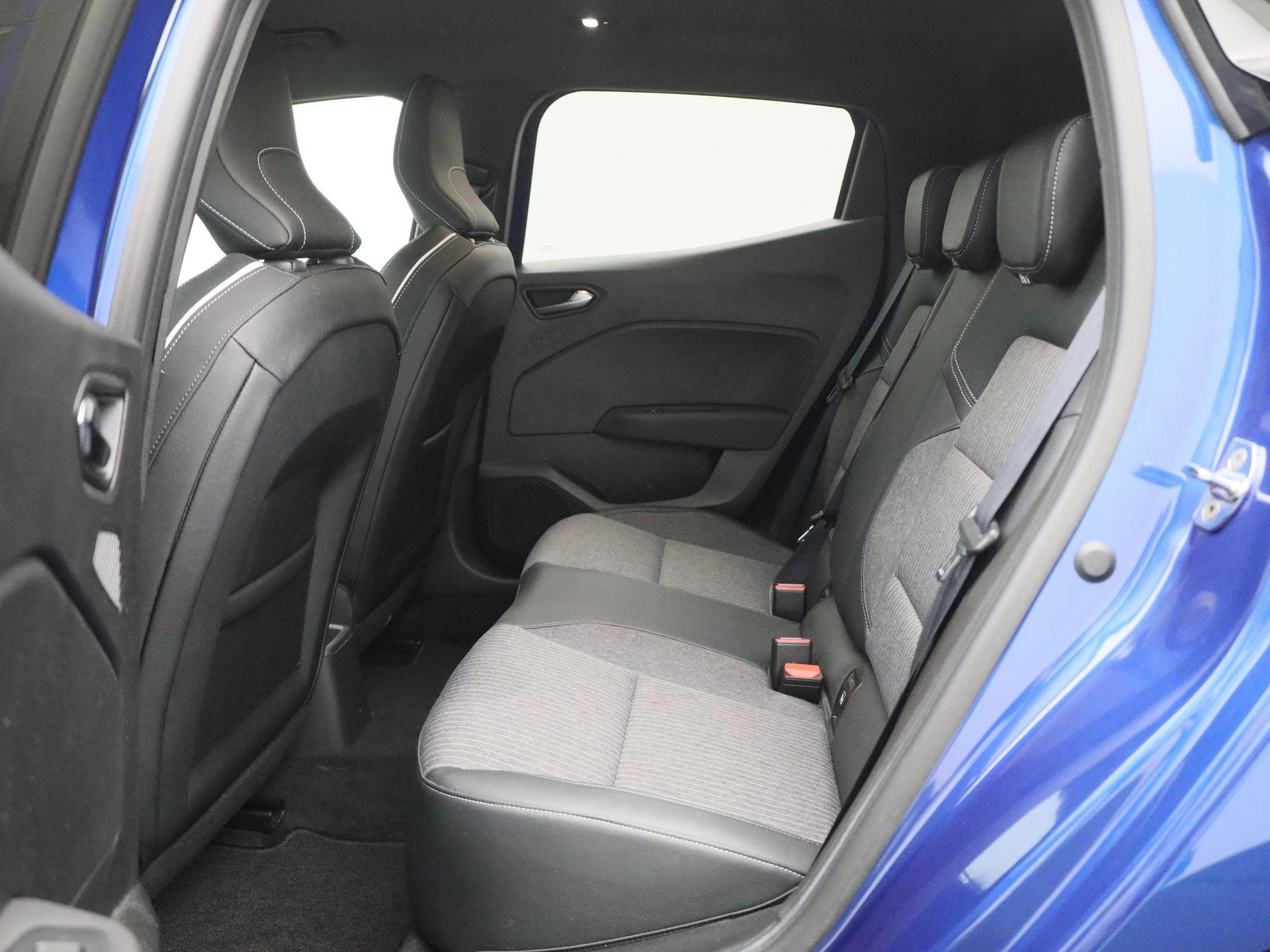 Renault-Clio-image-11