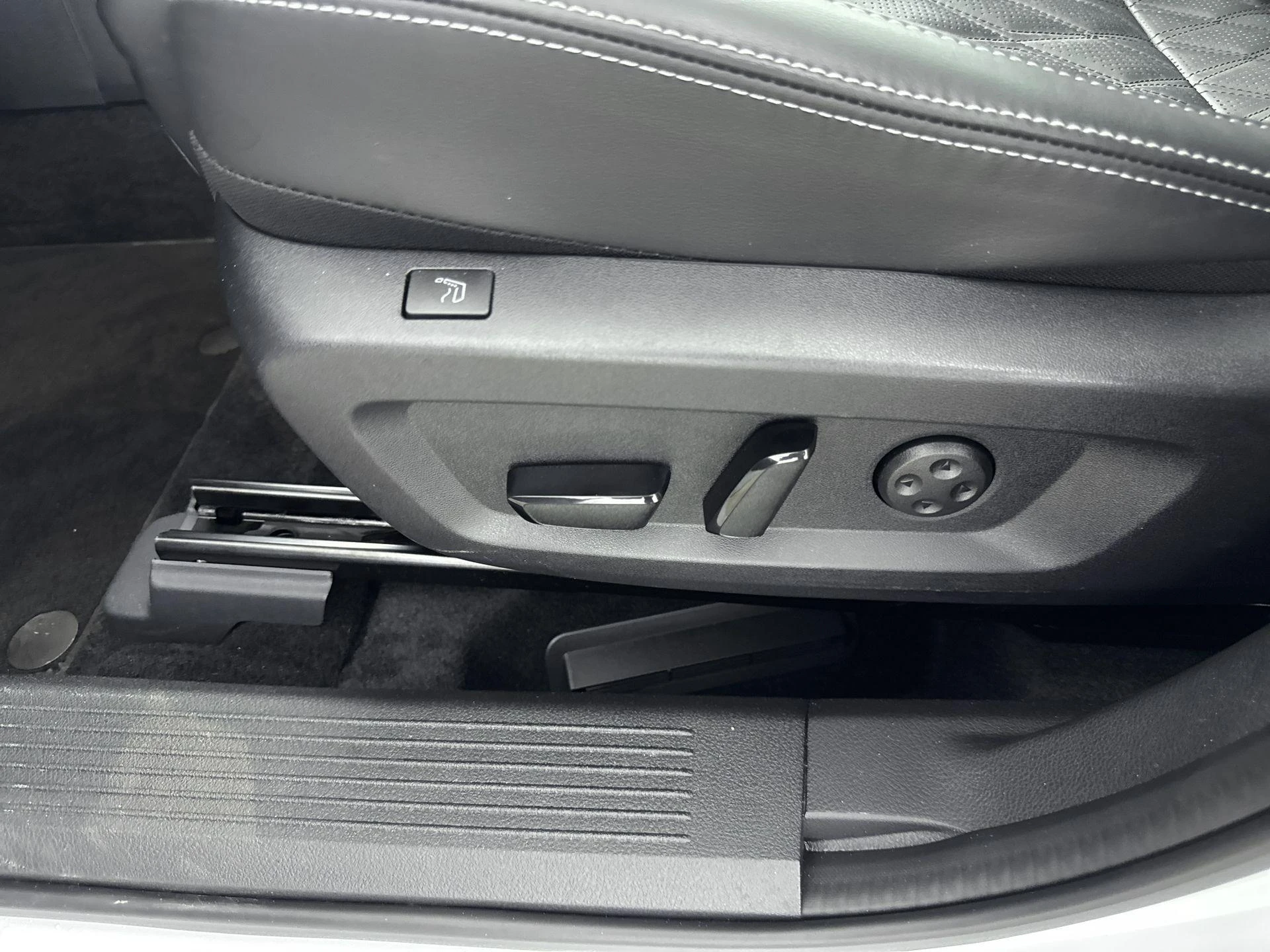 Nissan-QASHQAI-image-22