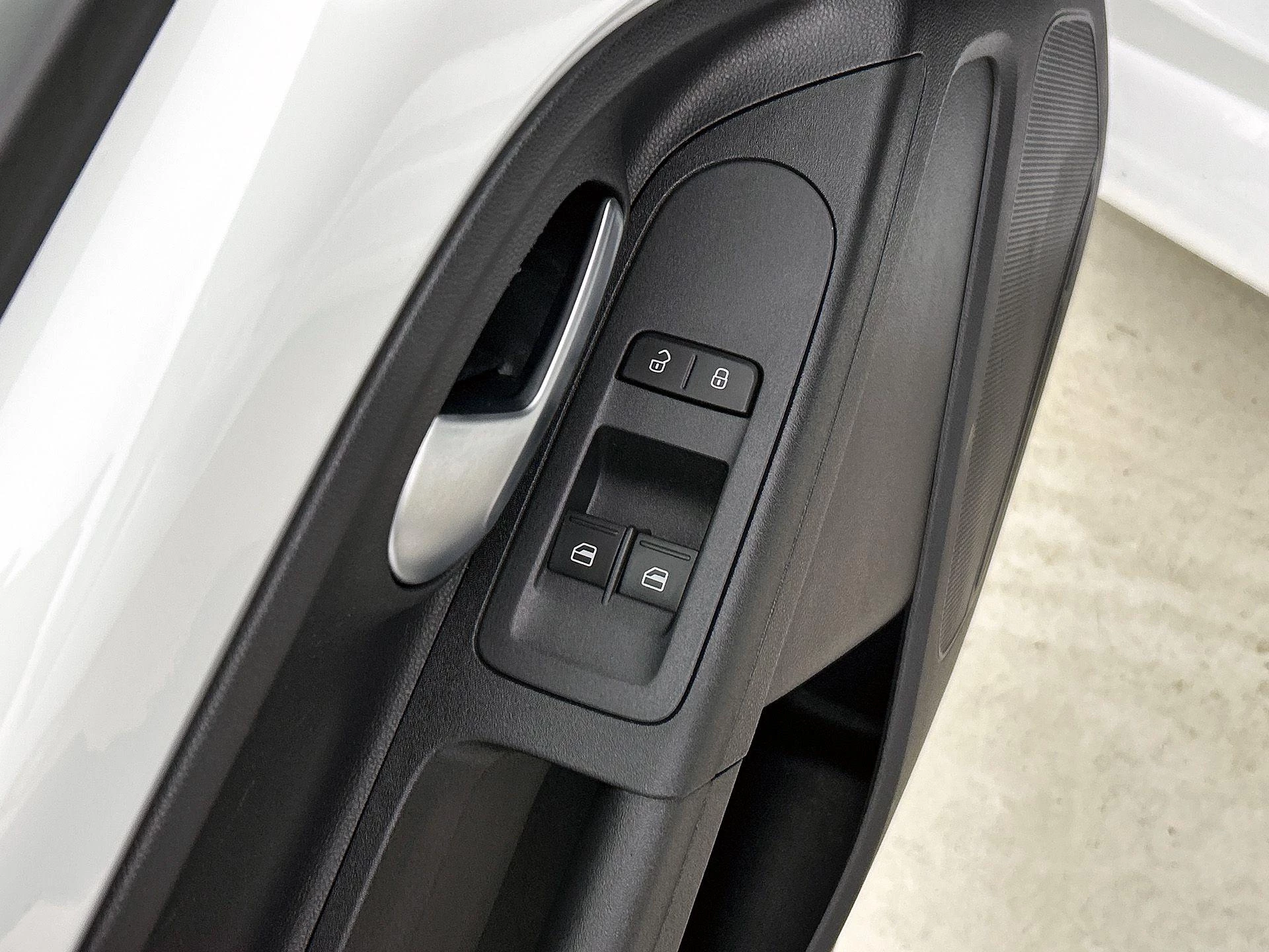 Volkswagen-up!-image-22
