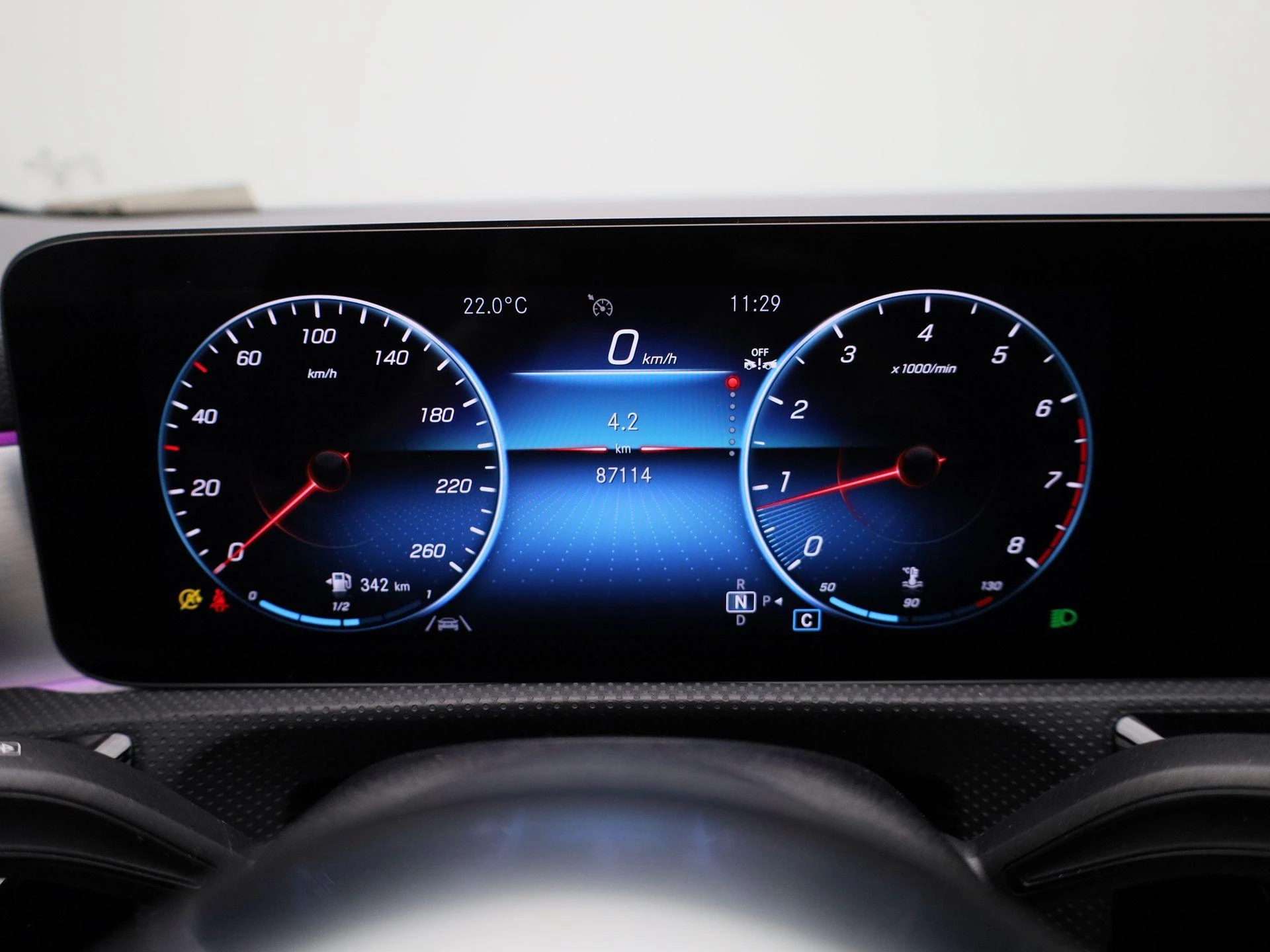 Mercedes-Benz-CLA-image-16