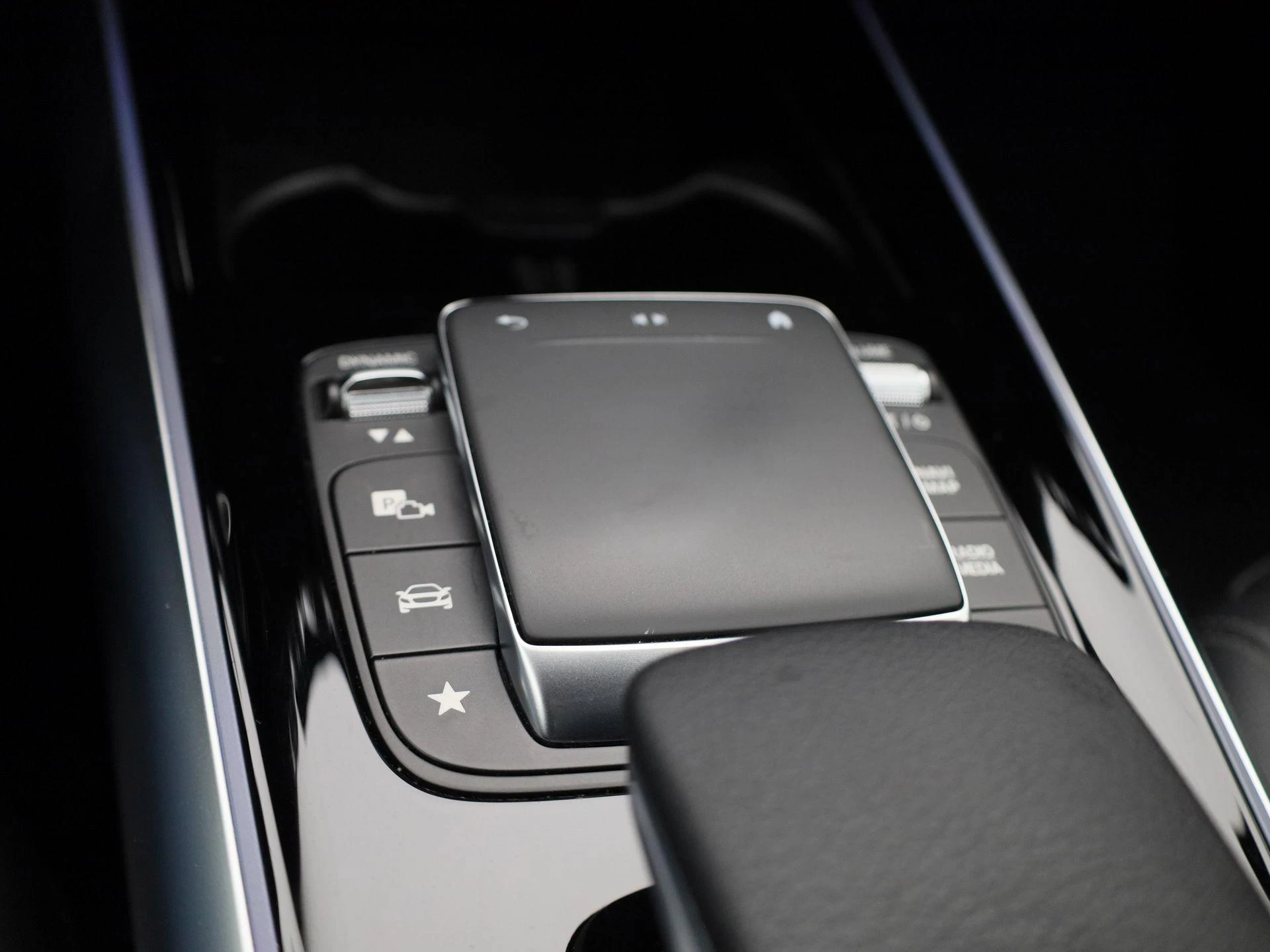 Mercedes-Benz-EQA-image-20