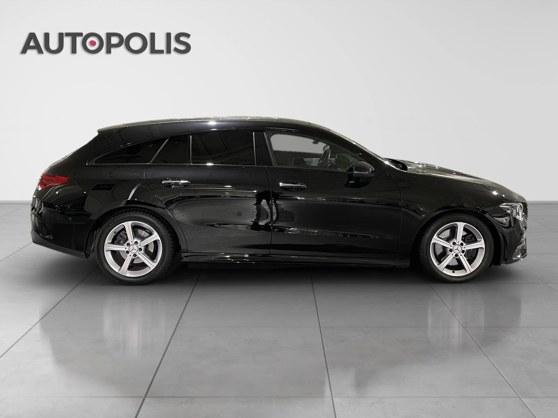 Mercedes-Benz-CLA-image-17