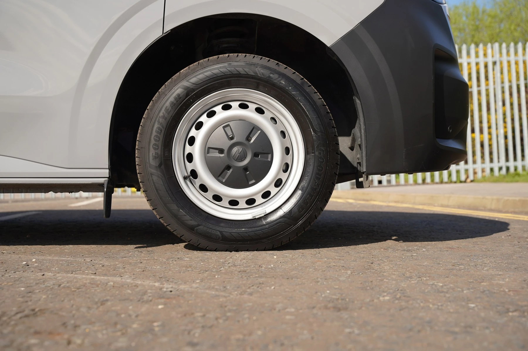 Volkswagen-Transporter-image-37