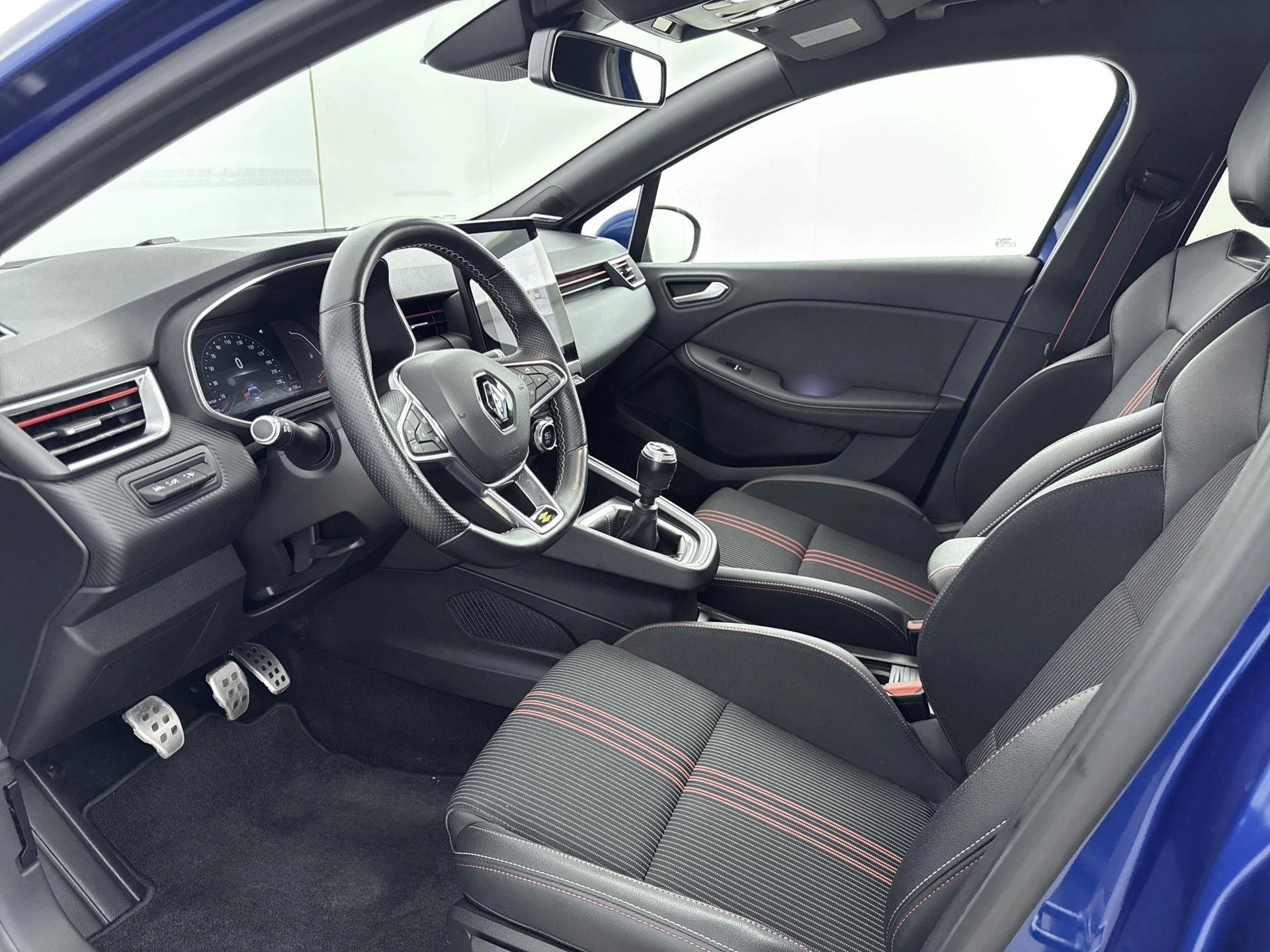 Renault-Clio-image-16