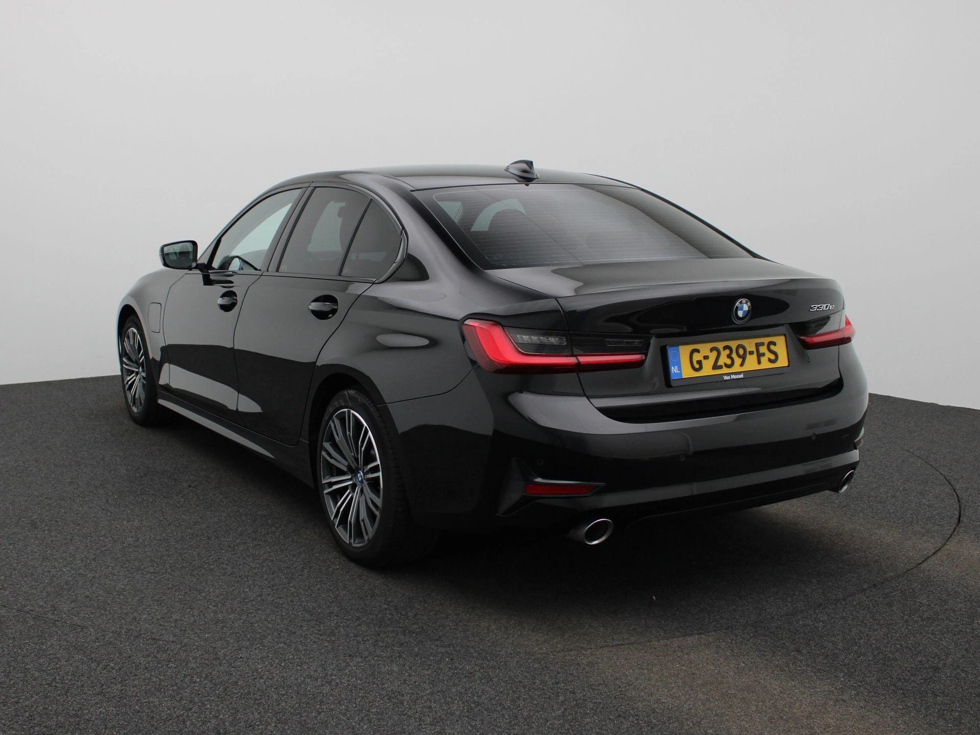 BMW-3 Serie-image-1